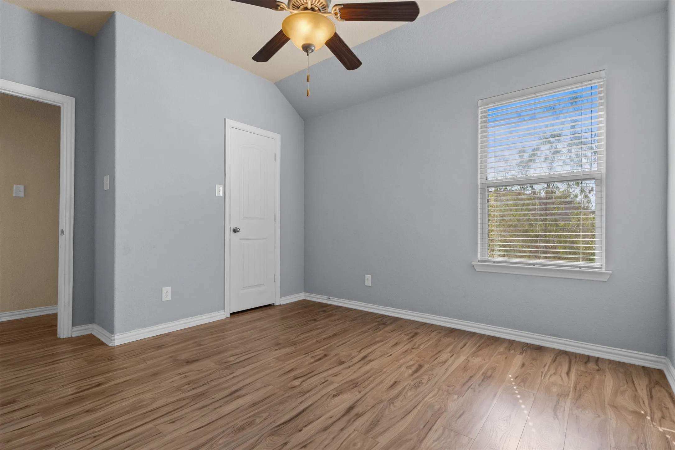 Single Family Residence For Rent in Collin County , 820 Osage Drive, Mc Kinney, Texas 75071, 4 Bedroom, 3 Bathroom, 2 Garage spaces, 2,415 Sqft, built in 2015, mls#21399346, Real Estate Agent in Mc Kinney, Homes For Rent in Collin county, Homes For Rent in Mc Kinney, Realtor in Mc Kinney Texas, Real Estate Brokerage Independent Realty Texas, Luminita Cordes Realtor