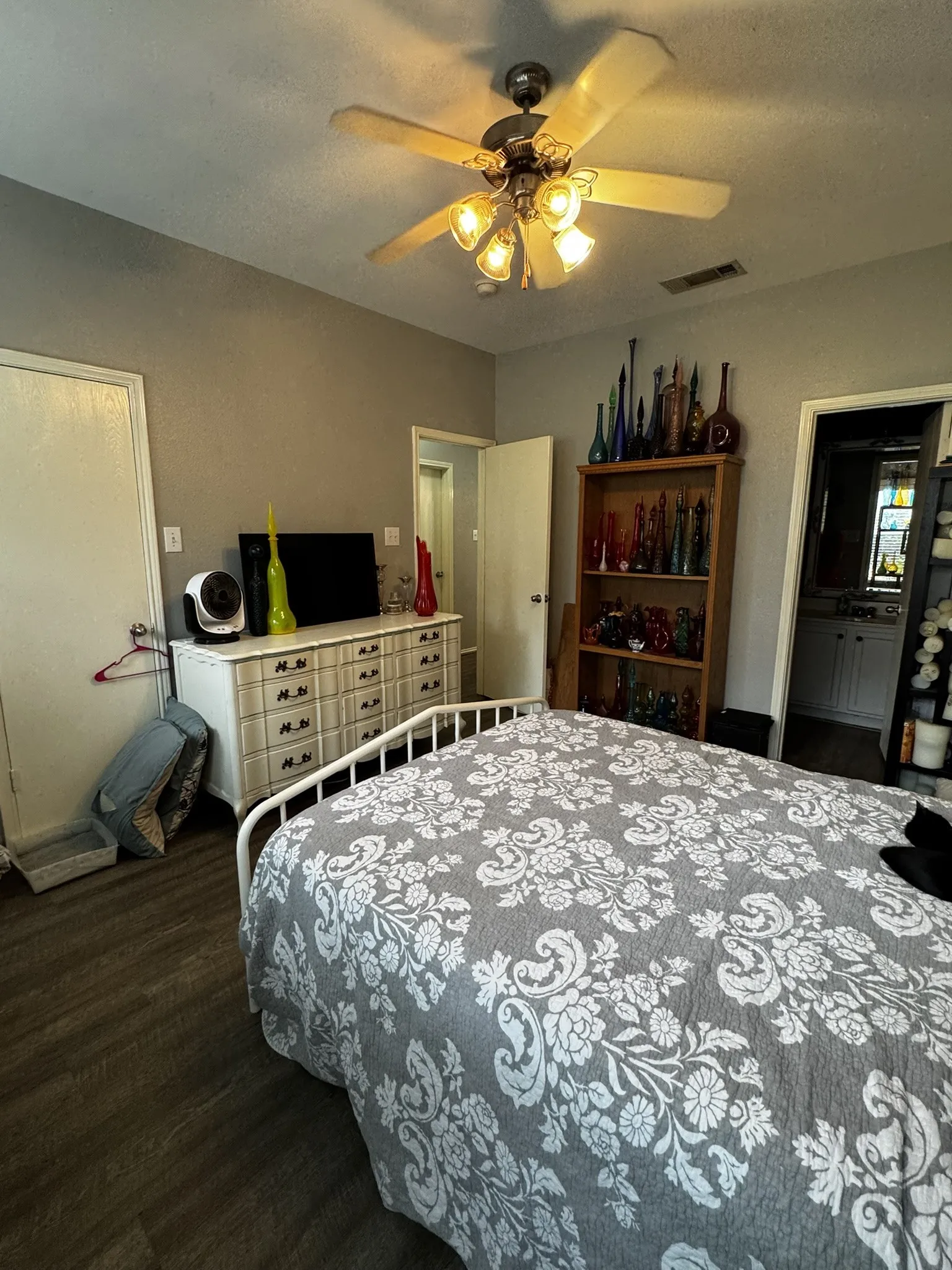 Wood-finish flooring throughout