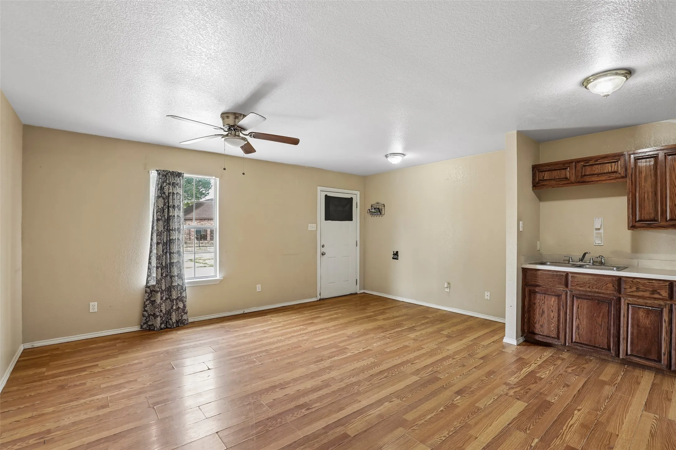 Living room with ceiling fan