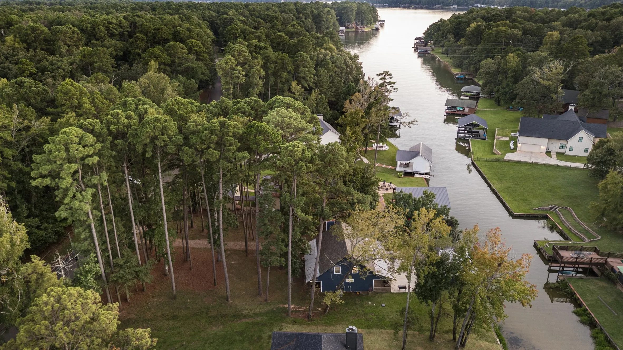 Single Family Residence For Sale in Franklin (TX) County , 310 Cypress Creek Drive, Mount Vernon, Texas 75457, 3 Bedroom, 2 Bathroom, Garage spaces, 1,529 Sqft, built in 1999, mls#21399351, Real Estate Agent in Mount Vernon, Homes For Sale in Franklin (TX) county, Homes For Sale in Mount Vernon, Realtor in Mount Vernon Texas, Real Estate Brokerage Independent Realty Texas, Luminita Cordes Realtor