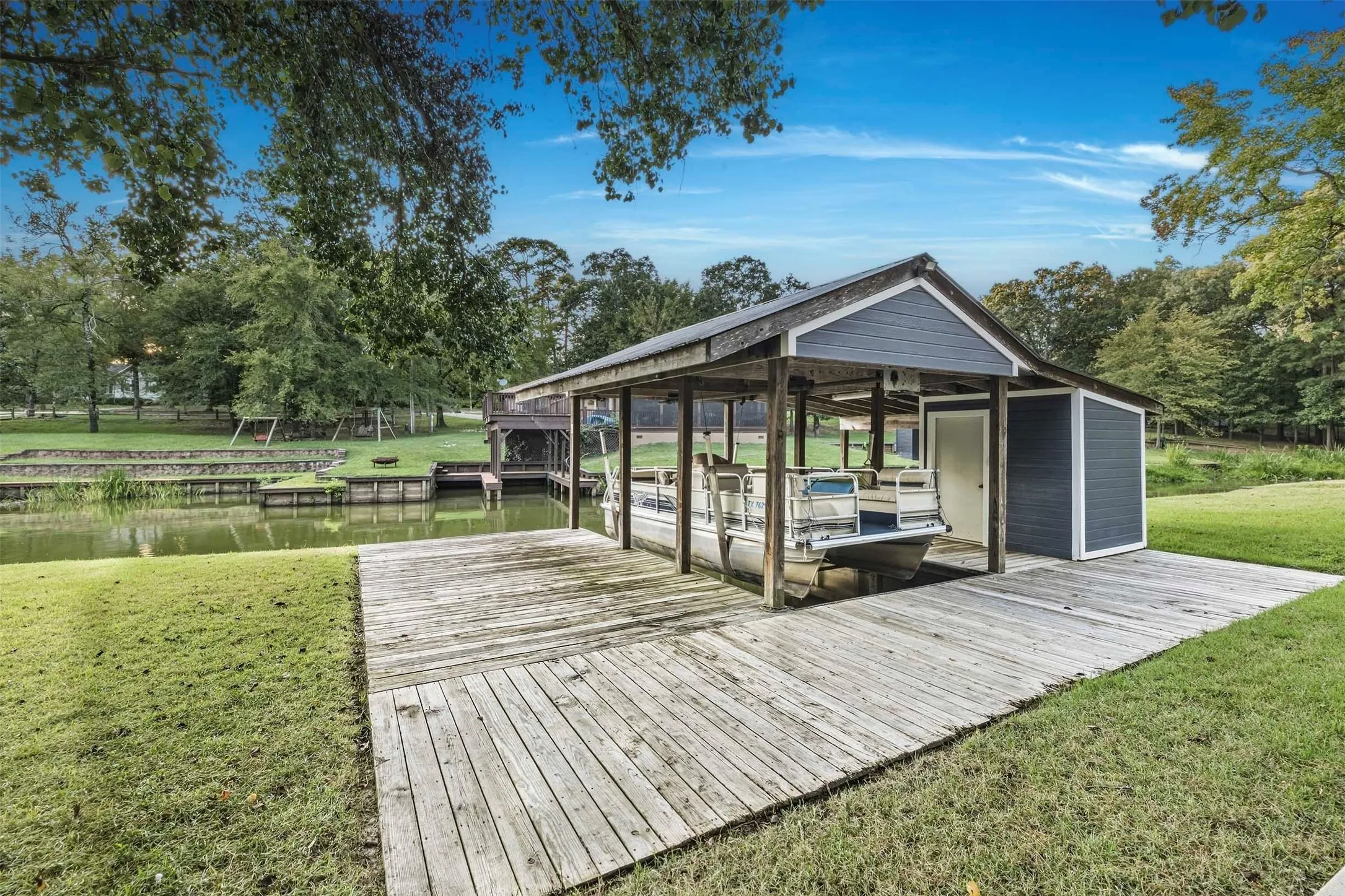 Single Family Residence For Sale in Franklin (TX) County , 310 Cypress Creek Drive, Mount Vernon, Texas 75457, 3 Bedroom, 2 Bathroom, Garage spaces, 1,529 Sqft, built in 1999, mls#21399351, Real Estate Agent in Mount Vernon, Homes For Sale in Franklin (TX) county, Homes For Sale in Mount Vernon, Realtor in Mount Vernon Texas, Real Estate Brokerage Independent Realty Texas, Luminita Cordes Realtor