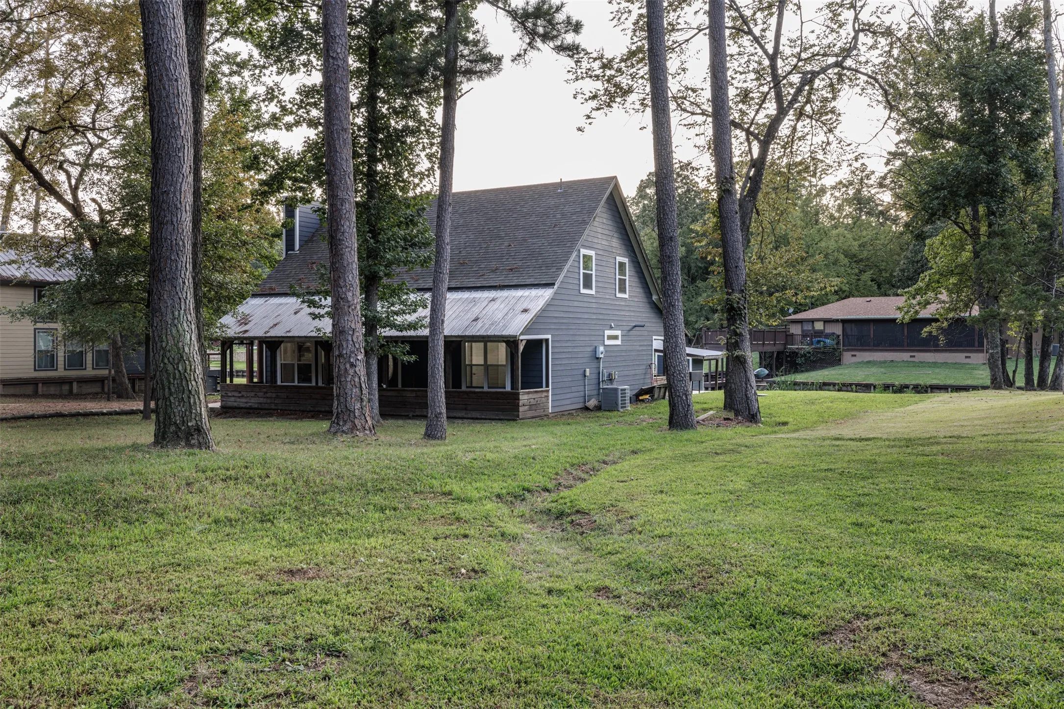 Single Family Residence For Sale in Franklin (TX) County , 310 Cypress Creek Drive, Mount Vernon, Texas 75457, 3 Bedroom, 2 Bathroom, Garage spaces, 1,529 Sqft, built in 1999, mls#21399351, Real Estate Agent in Mount Vernon, Homes For Sale in Franklin (TX) county, Homes For Sale in Mount Vernon, Realtor in Mount Vernon Texas, Real Estate Brokerage Independent Realty Texas, Luminita Cordes Realtor