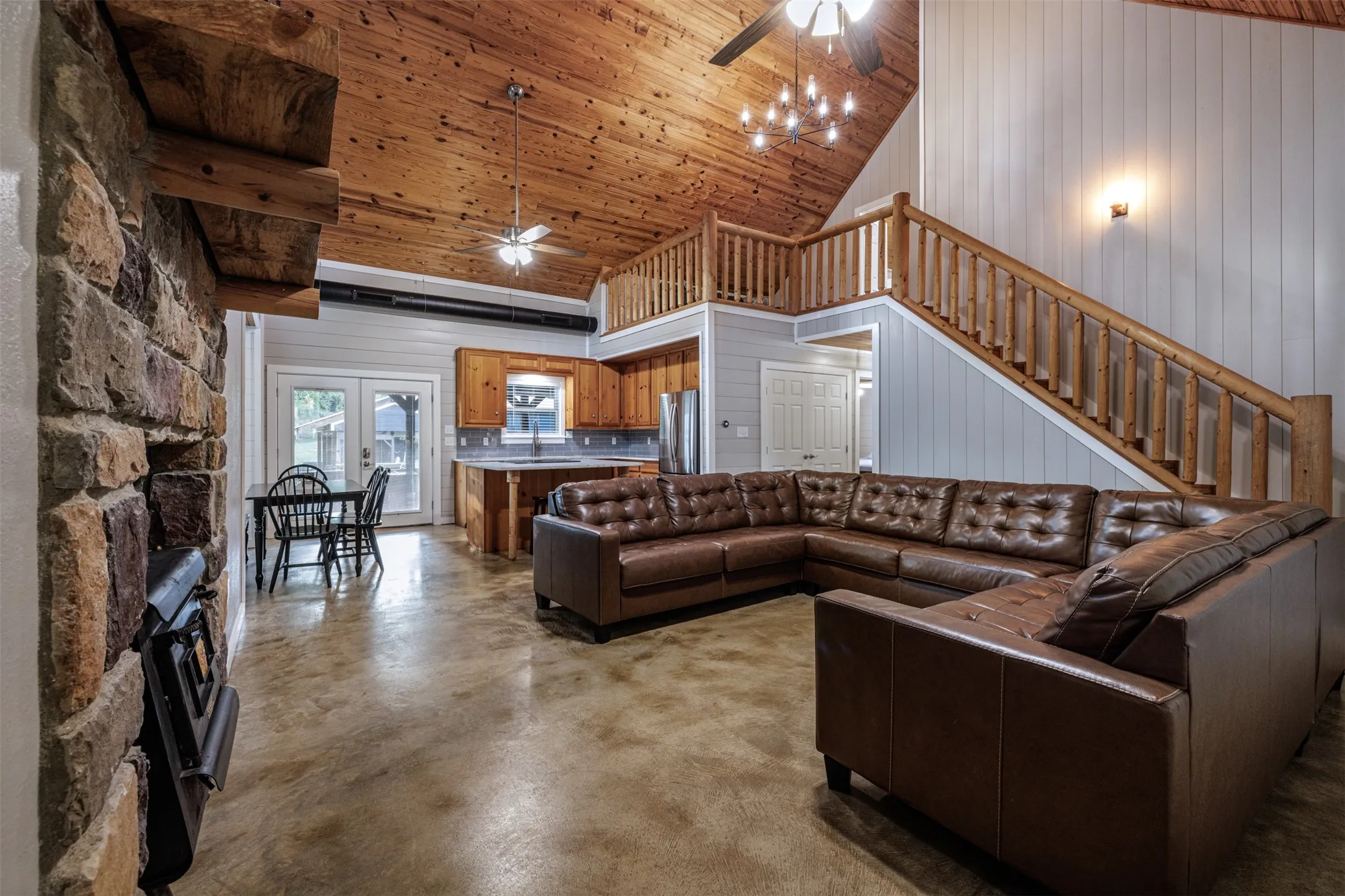 Single Family Residence For Sale in Franklin (TX) County , 310 Cypress Creek Drive, Mount Vernon, Texas 75457, 3 Bedroom, 2 Bathroom, Garage spaces, 1,529 Sqft, built in 1999, mls#21399351, Real Estate Agent in Mount Vernon, Homes For Sale in Franklin (TX) county, Homes For Sale in Mount Vernon, Realtor in Mount Vernon Texas, Real Estate Brokerage Independent Realty Texas, Luminita Cordes Realtor