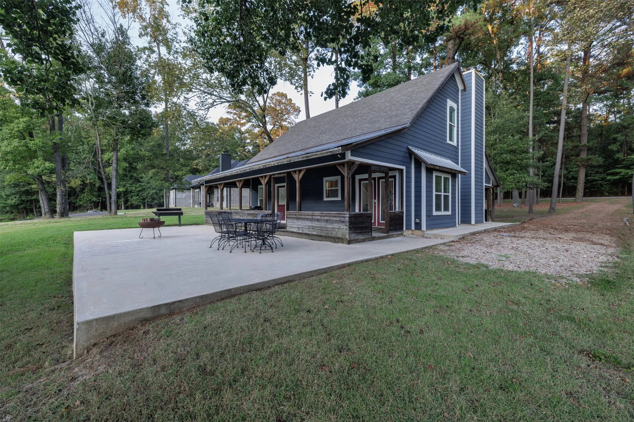 Single Family Residence For Sale in Franklin (TX) County , 310 Cypress Creek Drive, Mount Vernon, Texas 75457, 3 Bedroom, 2 Bathroom, Garage spaces, 1,529 Sqft, built in 1999, mls#21399351, Real Estate Agent in Mount Vernon, Homes For Sale in Franklin (TX) county, Homes For Sale in Mount Vernon, Realtor in Mount Vernon Texas, Real Estate Brokerage Independent Realty Texas, Luminita Cordes Realtor