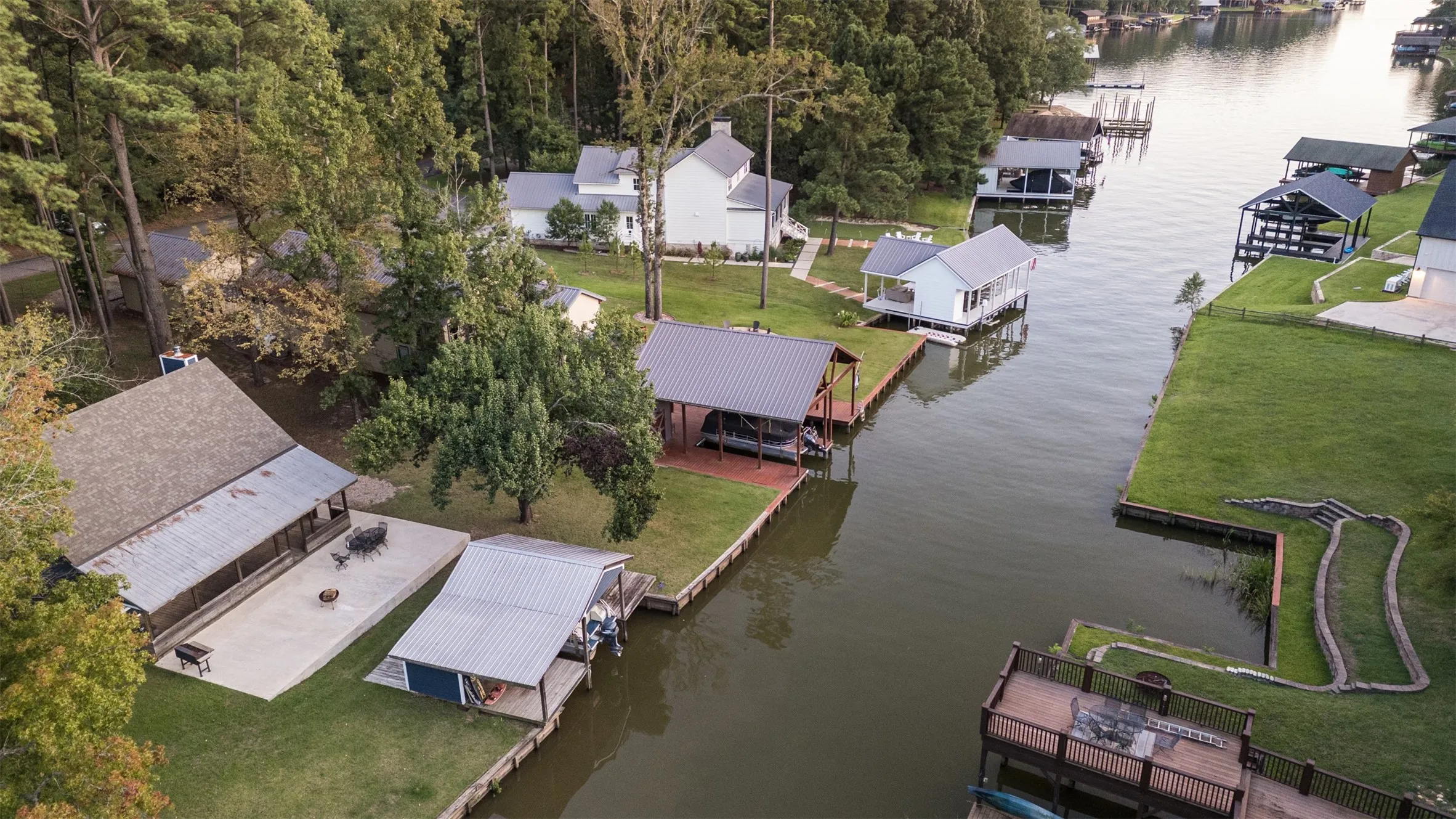 Single Family Residence For Sale in Franklin (TX) County , 310 Cypress Creek Drive, Mount Vernon, Texas 75457, 3 Bedroom, 2 Bathroom, Garage spaces, 1,529 Sqft, built in 1999, mls#21399351, Real Estate Agent in Mount Vernon, Homes For Sale in Franklin (TX) county, Homes For Sale in Mount Vernon, Realtor in Mount Vernon Texas, Real Estate Brokerage Independent Realty Texas, Luminita Cordes Realtor