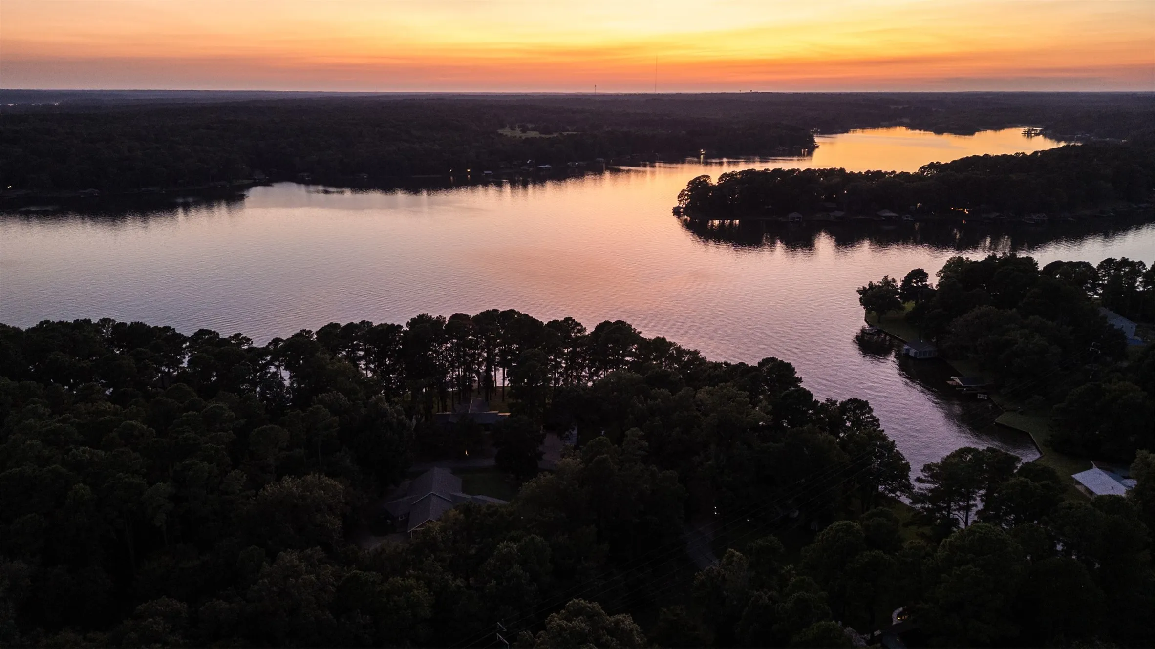 Single Family Residence For Sale in Franklin (TX) County , 310 Cypress Creek Drive, Mount Vernon, Texas 75457, 3 Bedroom, 2 Bathroom, Garage spaces, 1,529 Sqft, built in 1999, mls#21399351, Real Estate Agent in Mount Vernon, Homes For Sale in Franklin (TX) county, Homes For Sale in Mount Vernon, Realtor in Mount Vernon Texas, Real Estate Brokerage Independent Realty Texas, Luminita Cordes Realtor