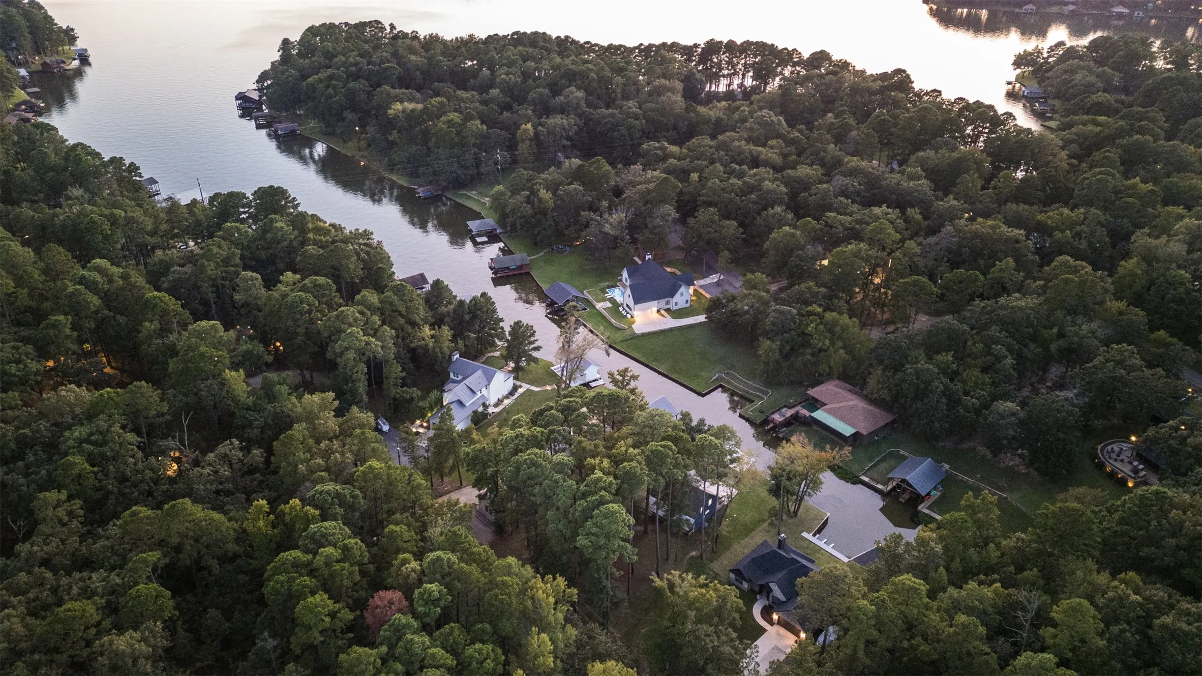 Single Family Residence For Sale in Franklin (TX) County , 310 Cypress Creek Drive, Mount Vernon, Texas 75457, 3 Bedroom, 2 Bathroom, Garage spaces, 1,529 Sqft, built in 1999, mls#21399351, Real Estate Agent in Mount Vernon, Homes For Sale in Franklin (TX) county, Homes For Sale in Mount Vernon, Realtor in Mount Vernon Texas, Real Estate Brokerage Independent Realty Texas, Luminita Cordes Realtor