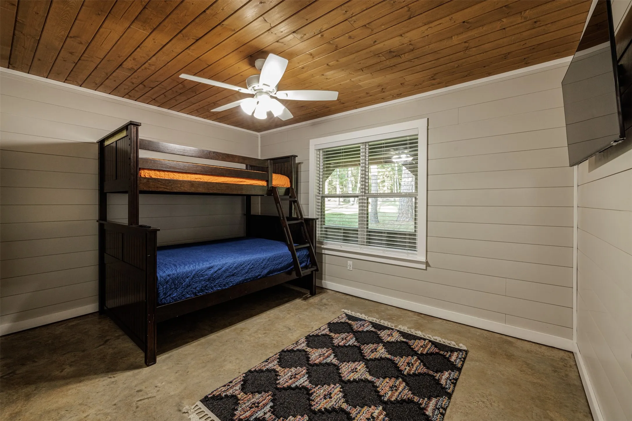 Single Family Residence For Sale in Franklin (TX) County , 310 Cypress Creek Drive, Mount Vernon, Texas 75457, 3 Bedroom, 2 Bathroom, Garage spaces, 1,529 Sqft, built in 1999, mls#21399351, Real Estate Agent in Mount Vernon, Homes For Sale in Franklin (TX) county, Homes For Sale in Mount Vernon, Realtor in Mount Vernon Texas, Real Estate Brokerage Independent Realty Texas, Luminita Cordes Realtor