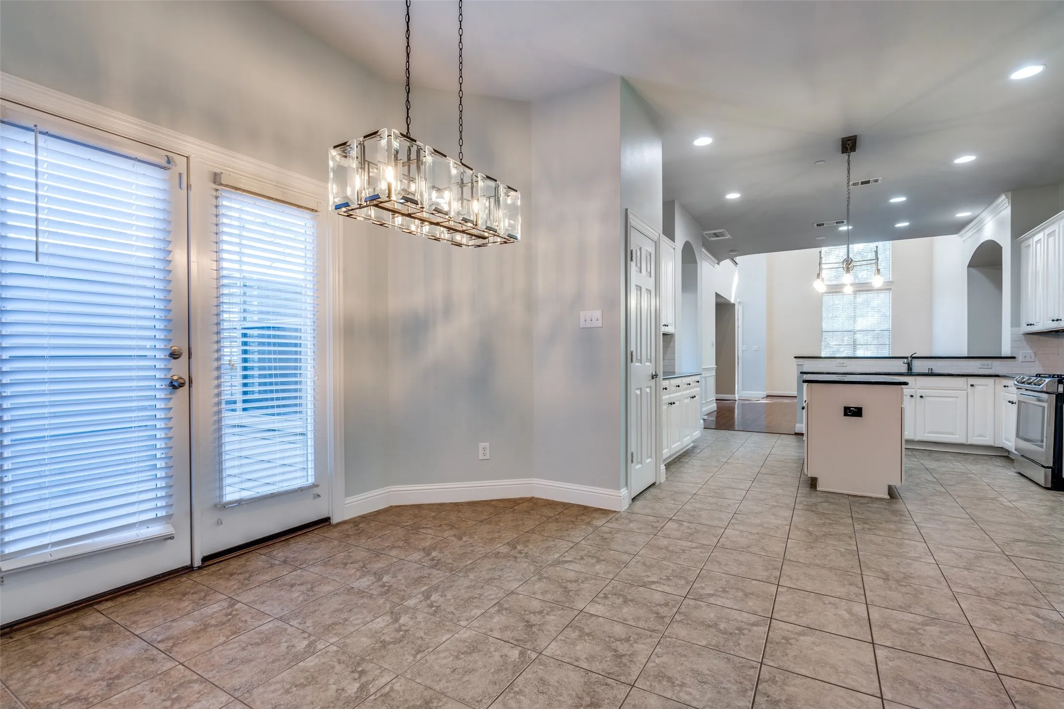 Townhouse For Rent in Collin County , 4667 Edith Street, Plano, Texas 75024, 3 Bedroom, 3 Bathroom, 2 Garage spaces, 2,319 Sqft, built in 2007, mls#21398694, Real Estate Agent in Plano, Homes For Rent in Collin county, Homes For Rent in Plano, Realtor in Plano Texas, Real Estate Brokerage Independent Realty Texas, Luminita Cordes Realtor