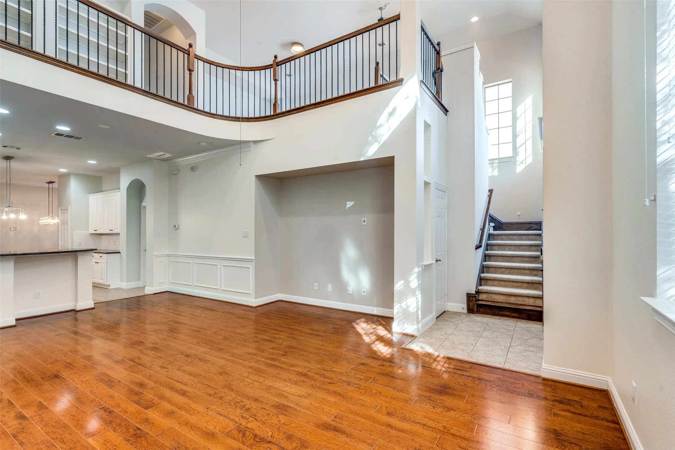 Townhouse For Rent in Collin County , 4667 Edith Street, Plano, Texas 75024, 3 Bedroom, 3 Bathroom, 2 Garage spaces, 2,319 Sqft, built in 2007, mls#21398694, Real Estate Agent in Plano, Homes For Rent in Collin county, Homes For Rent in Plano, Realtor in Plano Texas, Real Estate Brokerage Independent Realty Texas, Luminita Cordes Realtor