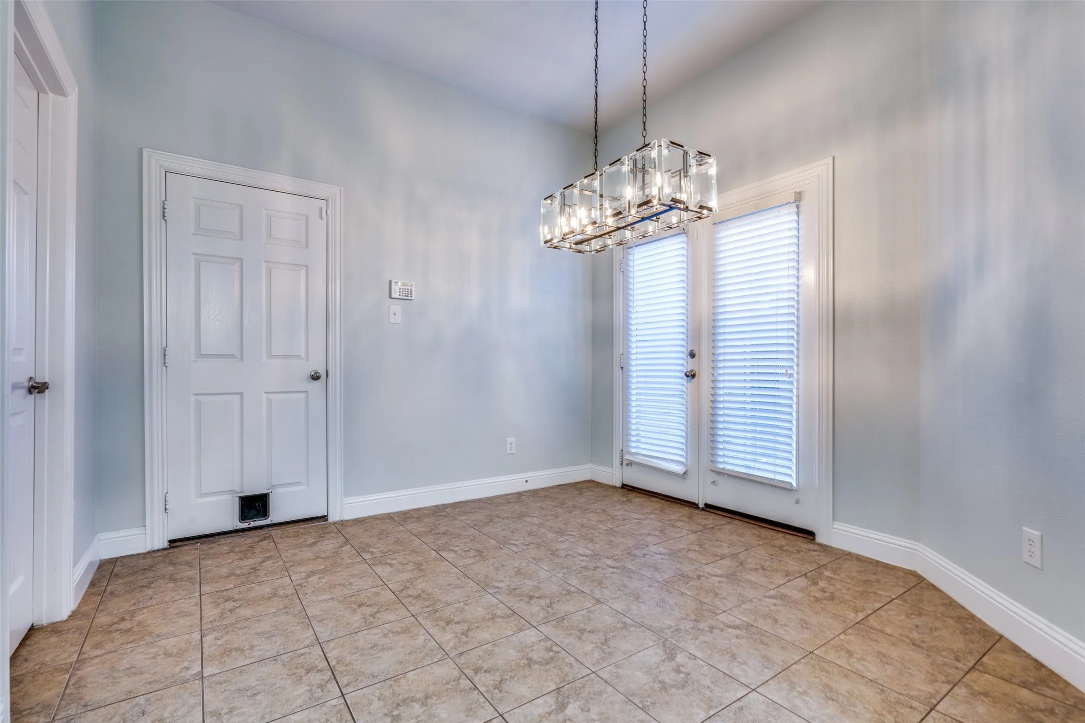 Townhouse For Rent in Collin County , 4667 Edith Street, Plano, Texas 75024, 3 Bedroom, 3 Bathroom, 2 Garage spaces, 2,319 Sqft, built in 2007, mls#21398694, Real Estate Agent in Plano, Homes For Rent in Collin county, Homes For Rent in Plano, Realtor in Plano Texas, Real Estate Brokerage Independent Realty Texas, Luminita Cordes Realtor