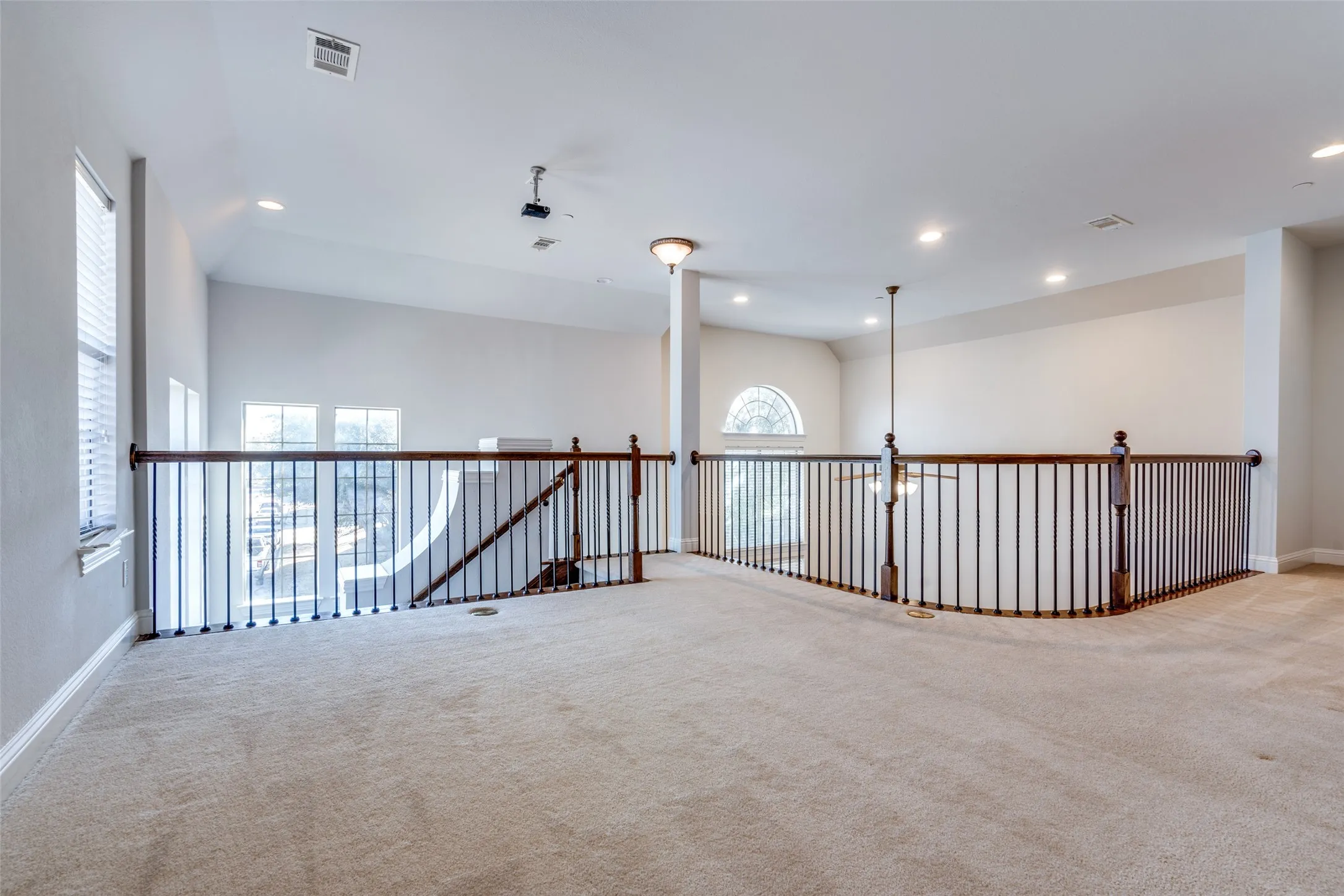 Townhouse For Rent in Collin County , 4667 Edith Street, Plano, Texas 75024, 3 Bedroom, 3 Bathroom, 2 Garage spaces, 2,319 Sqft, built in 2007, mls#21398694, Real Estate Agent in Plano, Homes For Rent in Collin county, Homes For Rent in Plano, Realtor in Plano Texas, Real Estate Brokerage Independent Realty Texas, Luminita Cordes Realtor