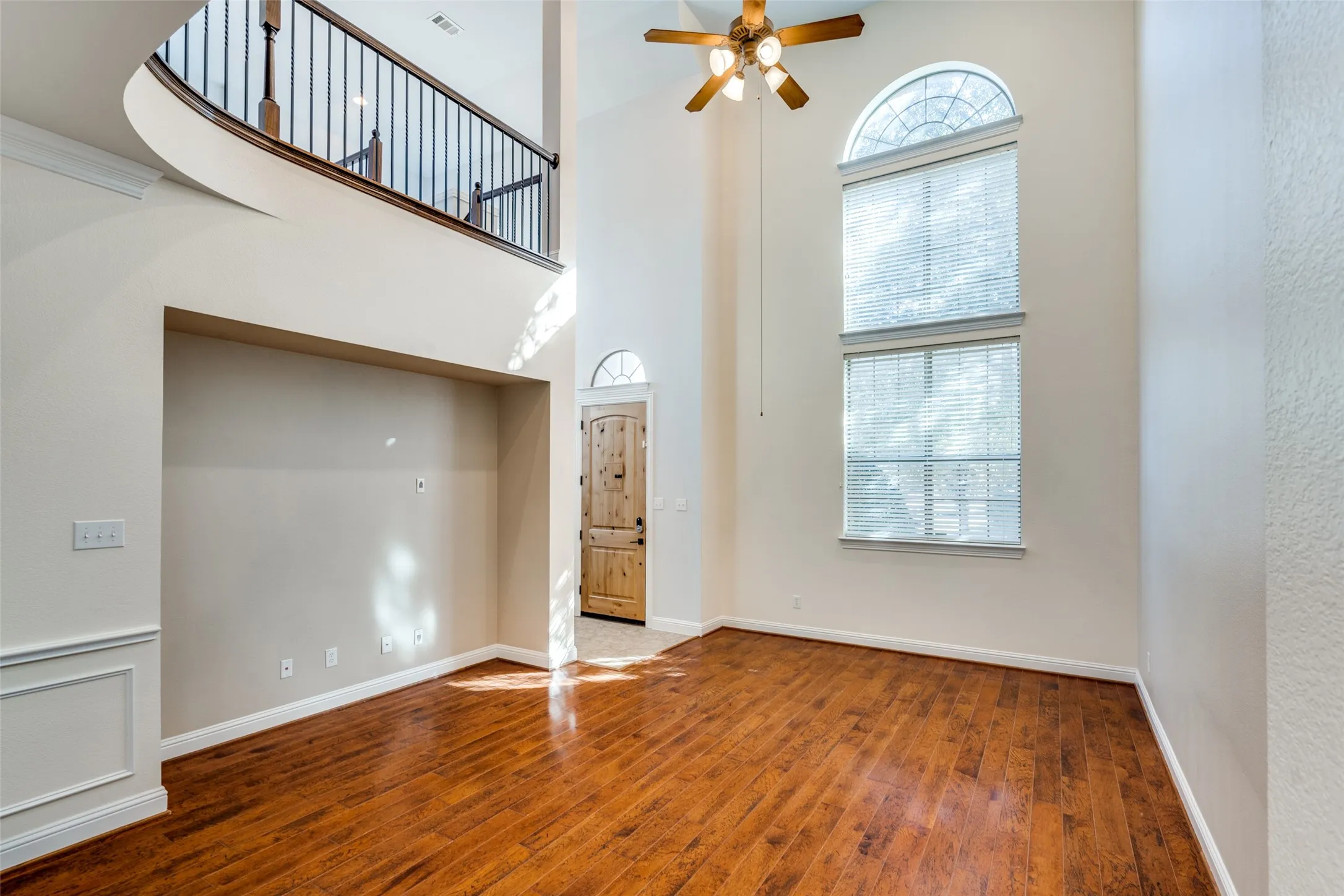 Townhouse For Rent in Collin County , 4667 Edith Street, Plano, Texas 75024, 3 Bedroom, 3 Bathroom, 2 Garage spaces, 2,319 Sqft, built in 2007, mls#21398694, Real Estate Agent in Plano, Homes For Rent in Collin county, Homes For Rent in Plano, Realtor in Plano Texas, Real Estate Brokerage Independent Realty Texas, Luminita Cordes Realtor