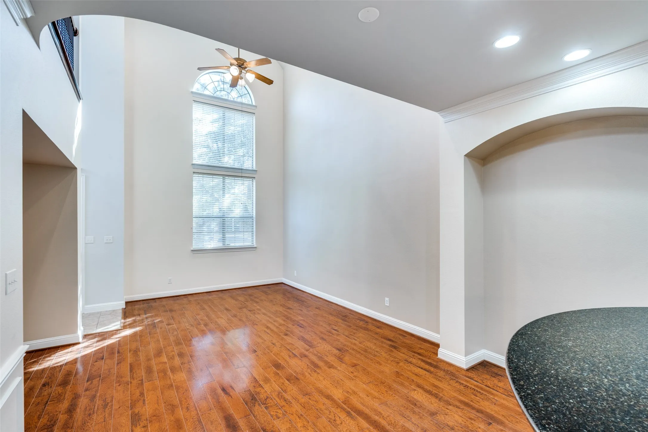 Townhouse For Rent in Collin County , 4667 Edith Street, Plano, Texas 75024, 3 Bedroom, 3 Bathroom, 2 Garage spaces, 2,319 Sqft, built in 2007, mls#21398694, Real Estate Agent in Plano, Homes For Rent in Collin county, Homes For Rent in Plano, Realtor in Plano Texas, Real Estate Brokerage Independent Realty Texas, Luminita Cordes Realtor