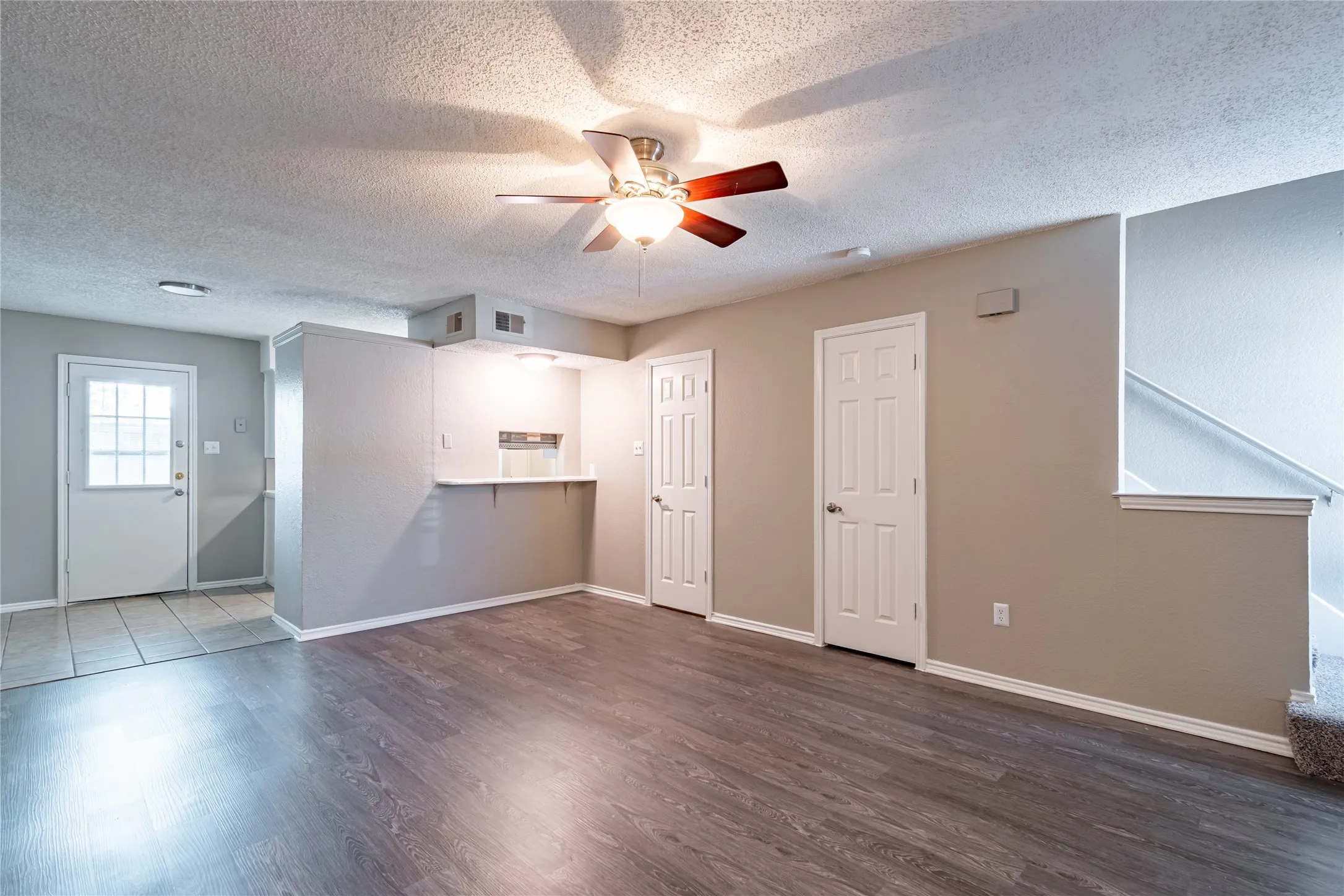 Quadruplex For Rent in Tarrant County , 400 Cambridge Drive 400, Saginaw, Texas 76179, 2 Bedroom, 2 Bathroom, Garage spaces, 1,044 Sqft, built in 1982, mls#21399363, Real Estate Agent in Saginaw, Homes For Rent in Tarrant county, Homes For Rent in Saginaw, Realtor in Saginaw Texas, Real Estate Brokerage Independent Realty Texas, Luminita Cordes Realtor