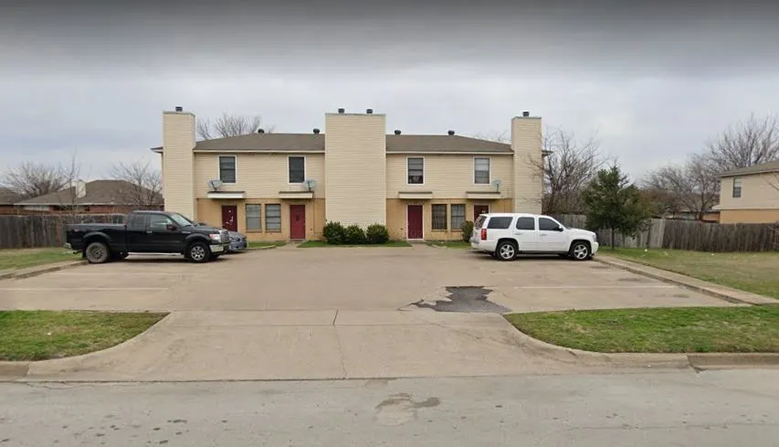 Quadruplex For Rent in Tarrant County , 400 Cambridge Drive 400, Saginaw, Texas 76179, 2 Bedroom, 2 Bathroom, Garage spaces, 1,044 Sqft, built in 1982, mls#21399363, Real Estate Agent in Saginaw, Homes For Rent in Tarrant county, Homes For Rent in Saginaw, Realtor in Saginaw Texas, Real Estate Brokerage Independent Realty Texas, Luminita Cordes Realtor