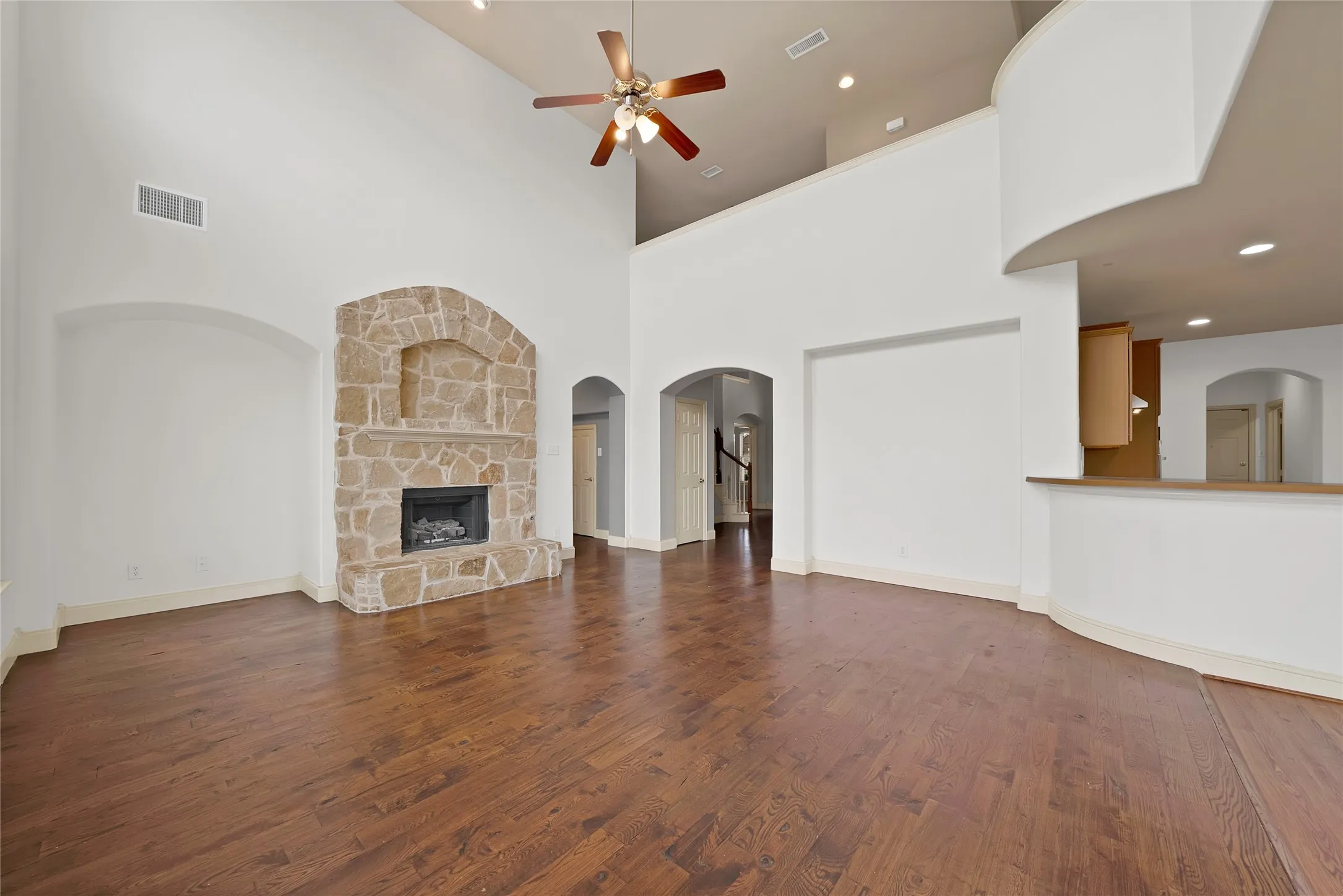 Single Family Residence For Rent in Dallas County , 903 Fieldstone Drive, Cedar Hill, Texas 75104, 4 Bedroom, 3 Bathroom, 2 Garage spaces, 3,162 Sqft, built in 2004, mls#21398373, Real Estate Agent in Cedar Hill, Homes For Rent in Dallas county, Homes For Rent in Cedar Hill, Realtor in Cedar Hill Texas, Real Estate Brokerage Independent Realty Texas, Luminita Cordes Realtor