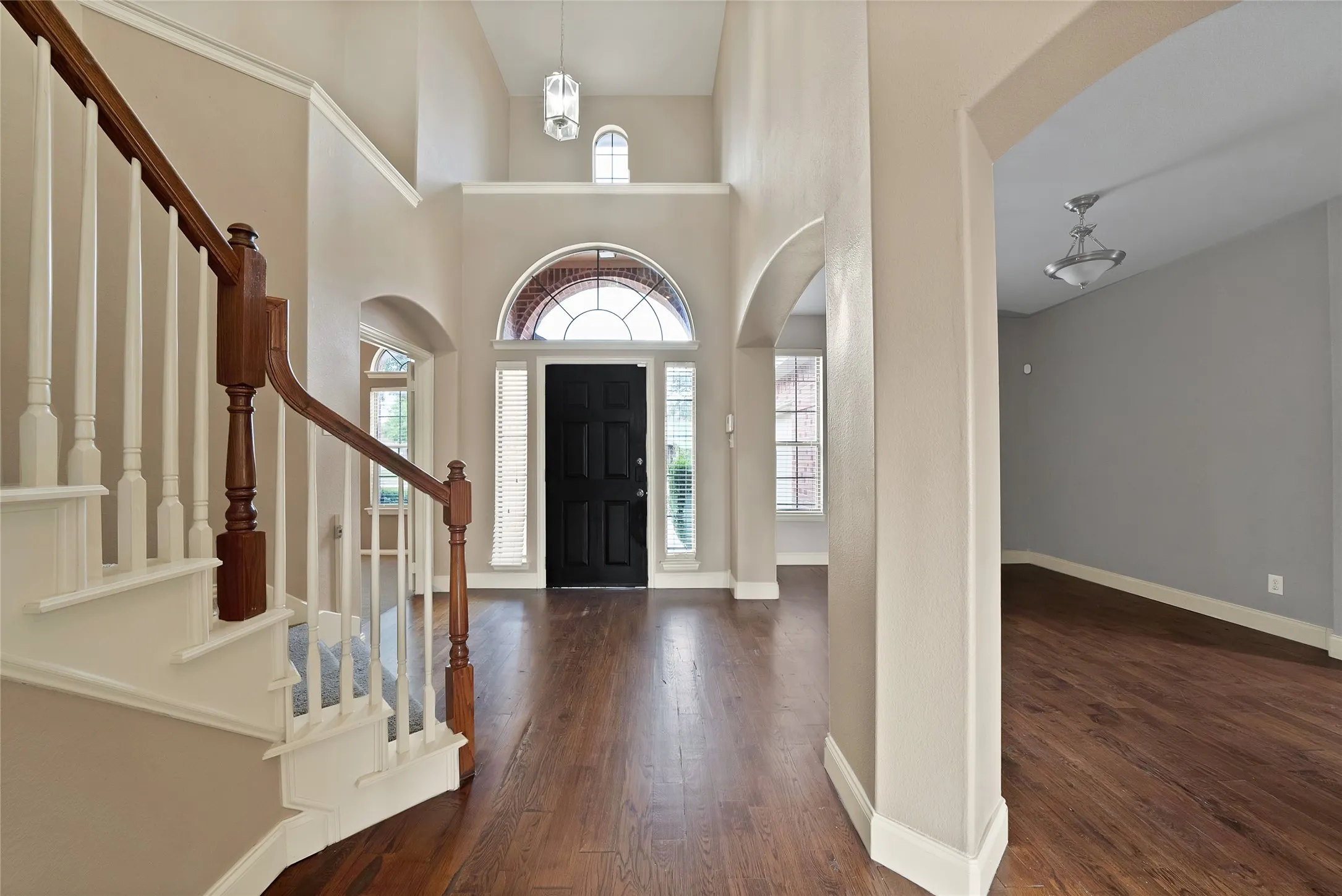 Single Family Residence For Rent in Dallas County , 903 Fieldstone Drive, Cedar Hill, Texas 75104, 4 Bedroom, 3 Bathroom, 2 Garage spaces, 3,162 Sqft, built in 2004, mls#21398373, Real Estate Agent in Cedar Hill, Homes For Rent in Dallas county, Homes For Rent in Cedar Hill, Realtor in Cedar Hill Texas, Real Estate Brokerage Independent Realty Texas, Luminita Cordes Realtor