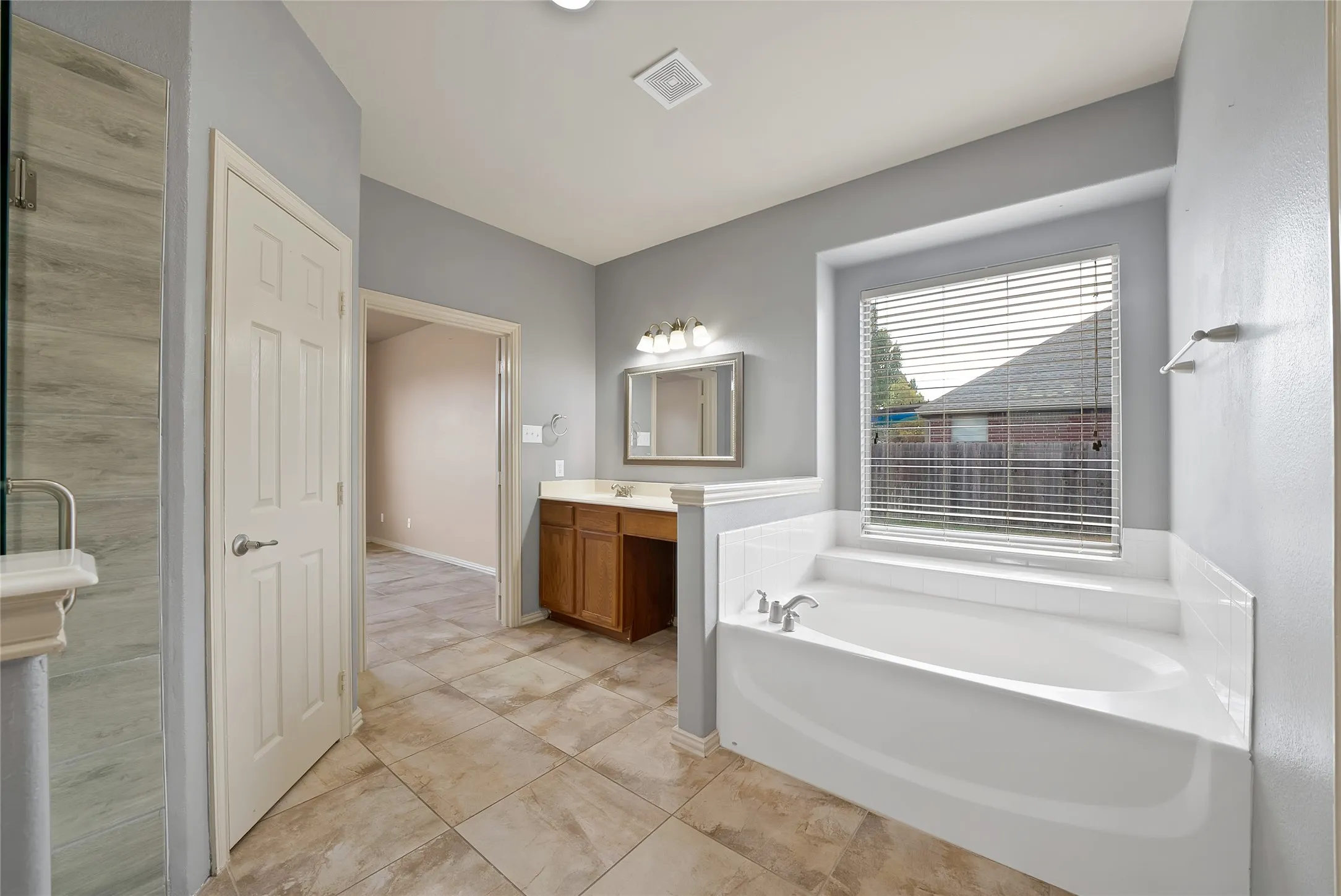 Single Family Residence For Rent in Dallas County , 903 Fieldstone Drive, Cedar Hill, Texas 75104, 4 Bedroom, 3 Bathroom, 2 Garage spaces, 3,162 Sqft, built in 2004, mls#21398373, Real Estate Agent in Cedar Hill, Homes For Rent in Dallas county, Homes For Rent in Cedar Hill, Realtor in Cedar Hill Texas, Real Estate Brokerage Independent Realty Texas, Luminita Cordes Realtor