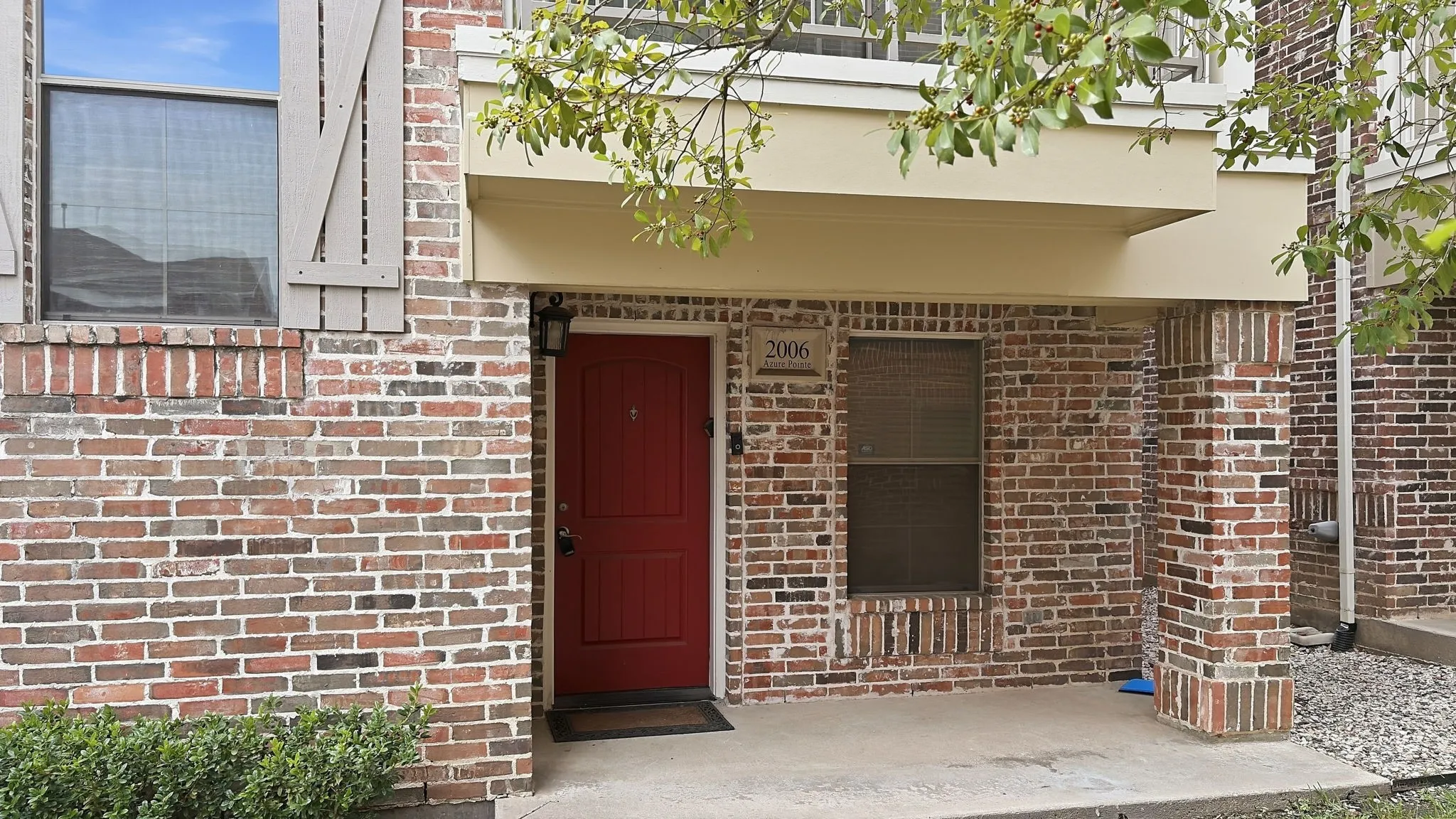 Townhouse For Rent in Dallas County , 2006 Azure Pointe, Richardson, Texas 75080, 2 Bedroom, 2 Bathroom, 2 Garage spaces, 1,485 Sqft, built in 2006, mls#21399269, Real Estate Agent in Richardson, Homes For Rent in Dallas county, Homes For Rent in Richardson, Realtor in Richardson Texas, Real Estate Brokerage Independent Realty Texas, Luminita Cordes Realtor