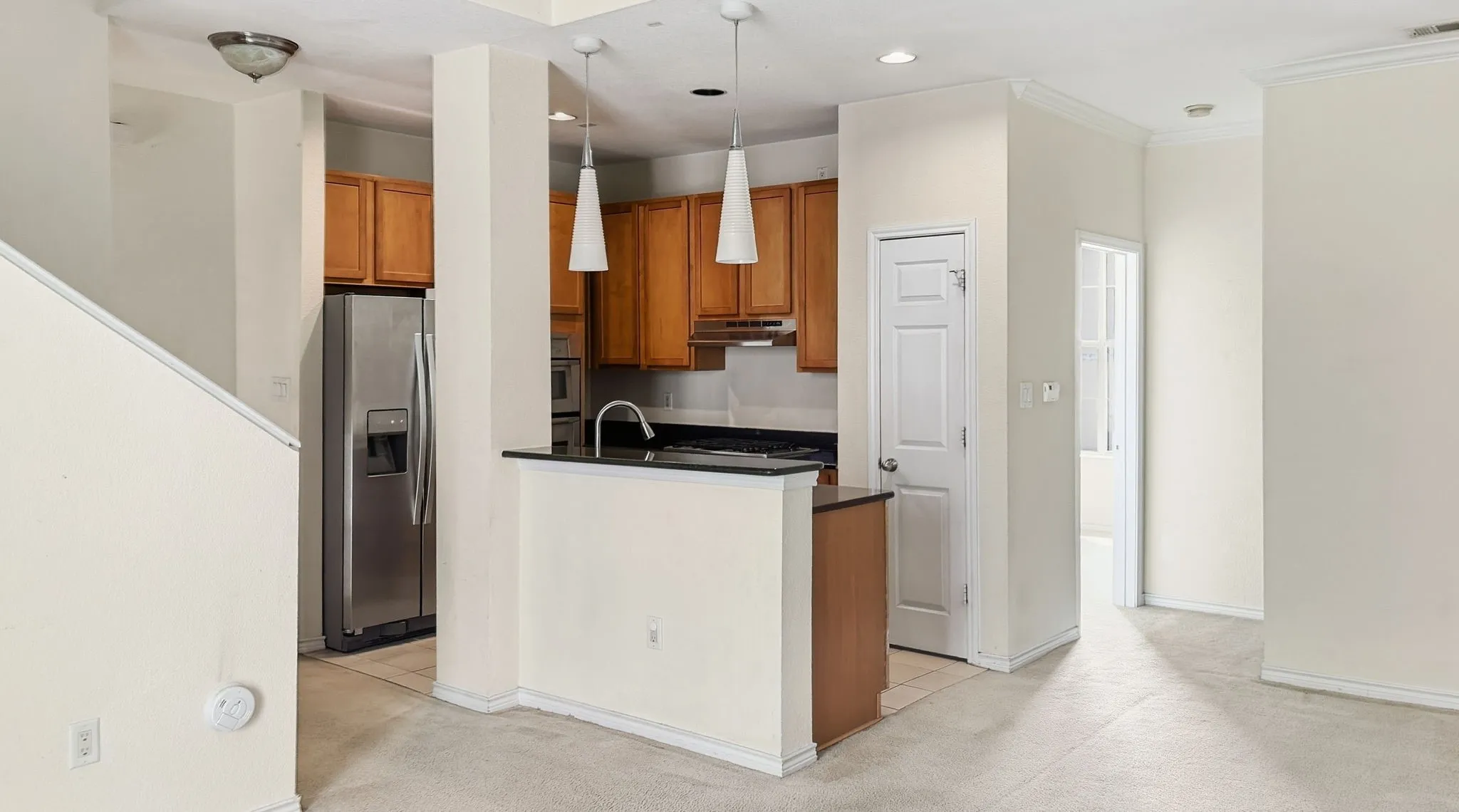 Townhouse For Rent in Dallas County , 2006 Azure Pointe, Richardson, Texas 75080, 2 Bedroom, 2 Bathroom, 2 Garage spaces, 1,485 Sqft, built in 2006, mls#21399269, Real Estate Agent in Richardson, Homes For Rent in Dallas county, Homes For Rent in Richardson, Realtor in Richardson Texas, Real Estate Brokerage Independent Realty Texas, Luminita Cordes Realtor