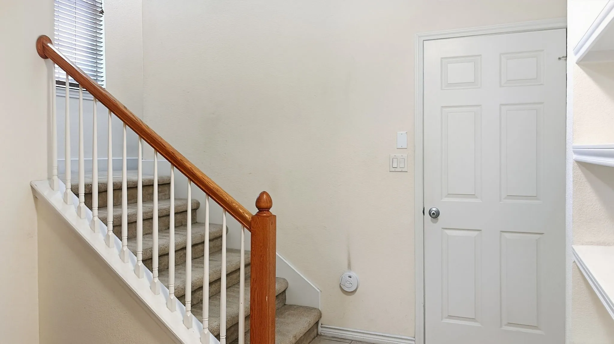Townhouse For Rent in Dallas County , 2006 Azure Pointe, Richardson, Texas 75080, 2 Bedroom, 2 Bathroom, 2 Garage spaces, 1,485 Sqft, built in 2006, mls#21399269, Real Estate Agent in Richardson, Homes For Rent in Dallas county, Homes For Rent in Richardson, Realtor in Richardson Texas, Real Estate Brokerage Independent Realty Texas, Luminita Cordes Realtor