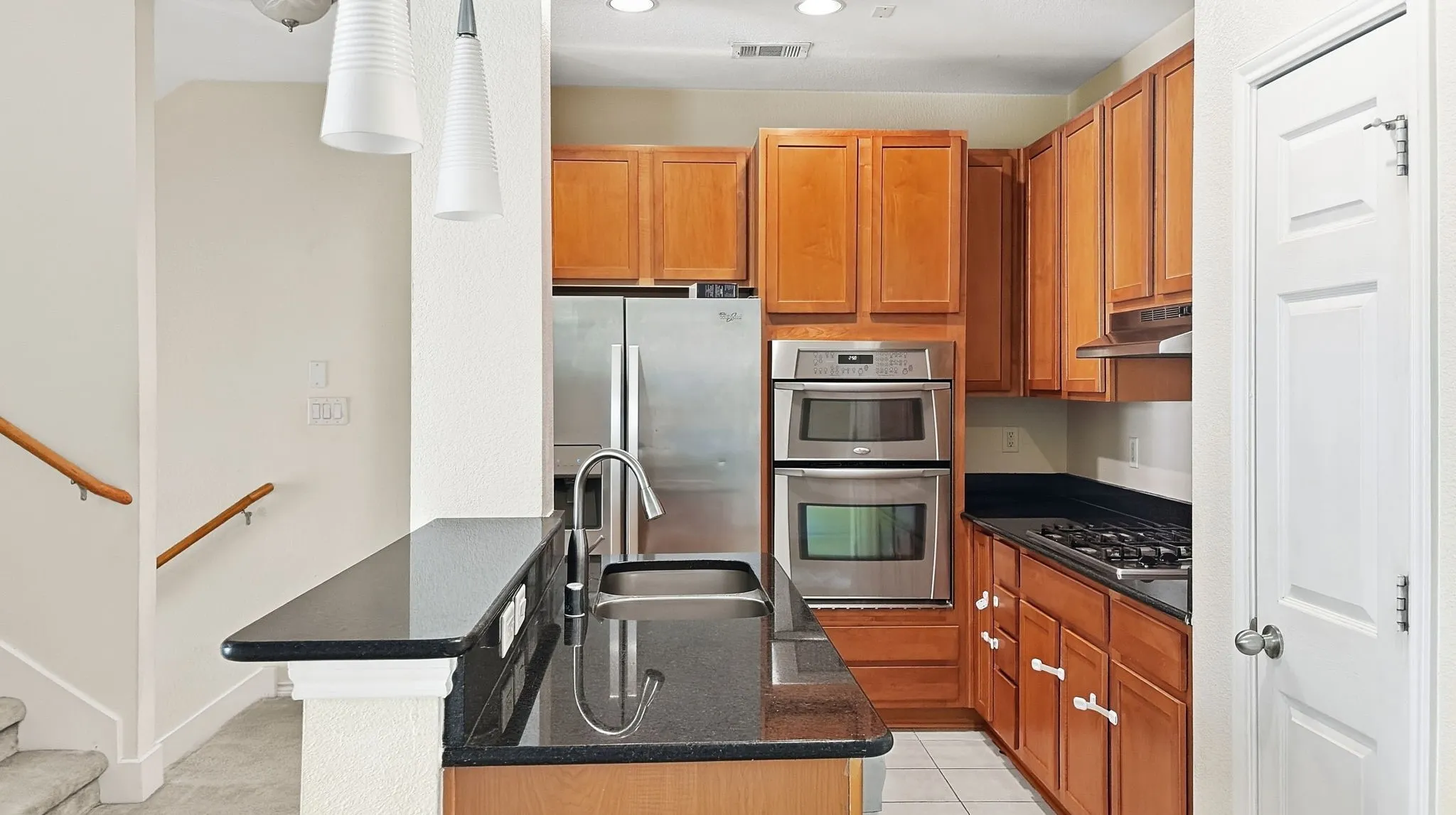 Townhouse For Rent in Dallas County , 2006 Azure Pointe, Richardson, Texas 75080, 2 Bedroom, 2 Bathroom, 2 Garage spaces, 1,485 Sqft, built in 2006, mls#21399269, Real Estate Agent in Richardson, Homes For Rent in Dallas county, Homes For Rent in Richardson, Realtor in Richardson Texas, Real Estate Brokerage Independent Realty Texas, Luminita Cordes Realtor