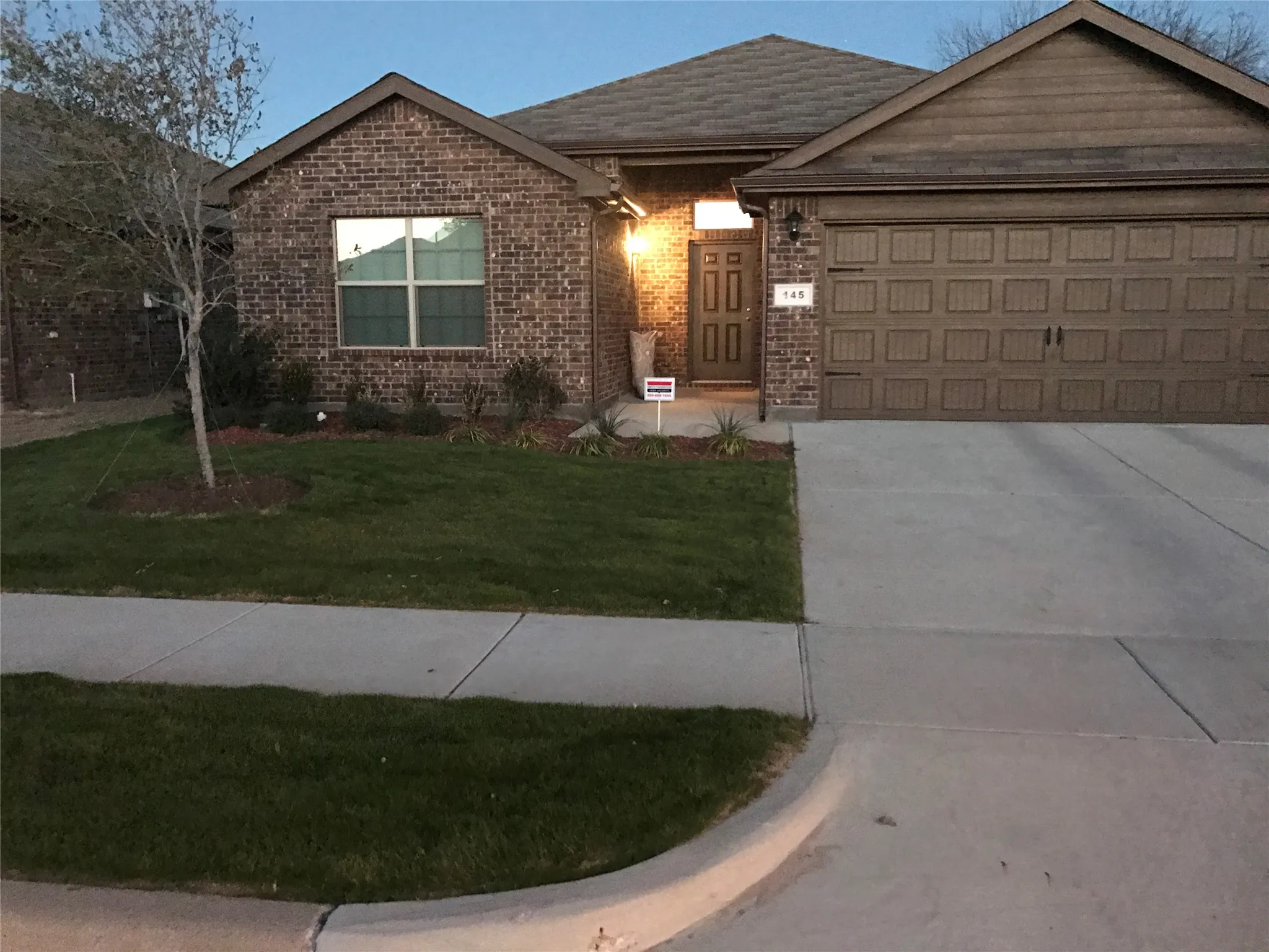 Single Family Residence For Rent in Parker County , 145 Bridlewood Street, Azle, Texas 76020, 4 Bedroom, 2 Bathroom, 2 Garage spaces, 1,832 Sqft, built in 2015, mls#21399372, Real Estate Agent in Azle, Homes For Rent in Parker county, Homes For Rent in Azle, Realtor in Azle Texas, Real Estate Brokerage Independent Realty Texas, Luminita Cordes Realtor