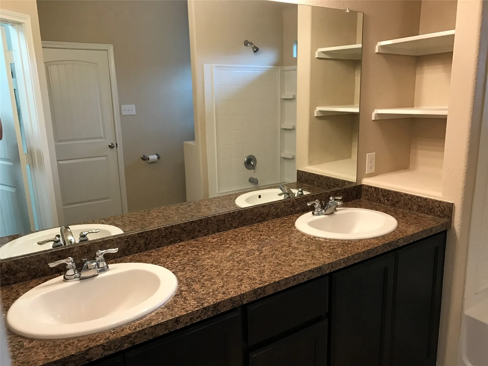 Single Family Residence For Rent in Parker County , 145 Bridlewood Street, Azle, Texas 76020, 4 Bedroom, 2 Bathroom, 2 Garage spaces, 1,832 Sqft, built in 2015, mls#21399372, Real Estate Agent in Azle, Homes For Rent in Parker county, Homes For Rent in Azle, Realtor in Azle Texas, Real Estate Brokerage Independent Realty Texas, Luminita Cordes Realtor