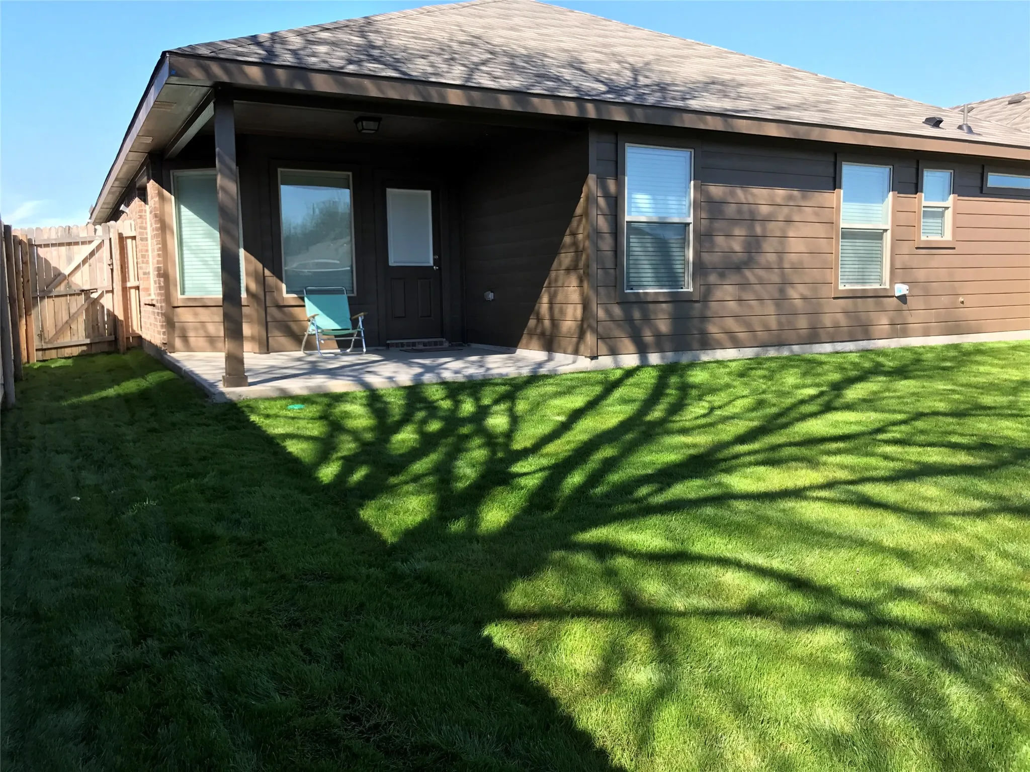 Single Family Residence For Rent in Parker County , 145 Bridlewood Street, Azle, Texas 76020, 4 Bedroom, 2 Bathroom, 2 Garage spaces, 1,832 Sqft, built in 2015, mls#21399372, Real Estate Agent in Azle, Homes For Rent in Parker county, Homes For Rent in Azle, Realtor in Azle Texas, Real Estate Brokerage Independent Realty Texas, Luminita Cordes Realtor