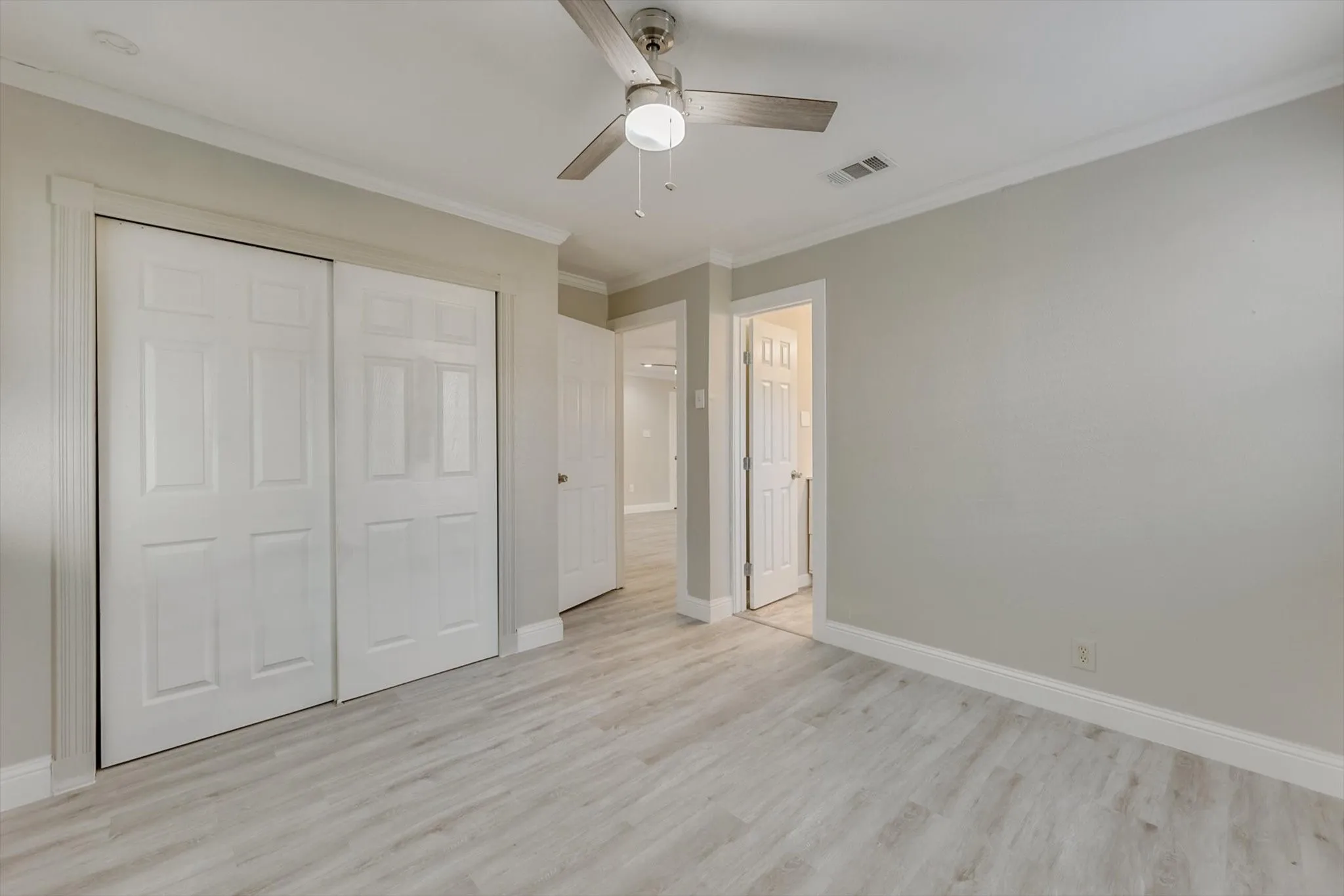 Single Family Residence For Rent in Dallas County , 2009 Exeter Drive, Irving, Texas 75062, 4 Bedroom, 2 Bathroom, 2 Garage spaces, 1,358 Sqft, built in 1960, mls#21399384, Real Estate Agent in Irving, Homes For Rent in Dallas county, Homes For Rent in Irving, Realtor in Irving Texas, Real Estate Brokerage Independent Realty Texas, Luminita Cordes Realtor