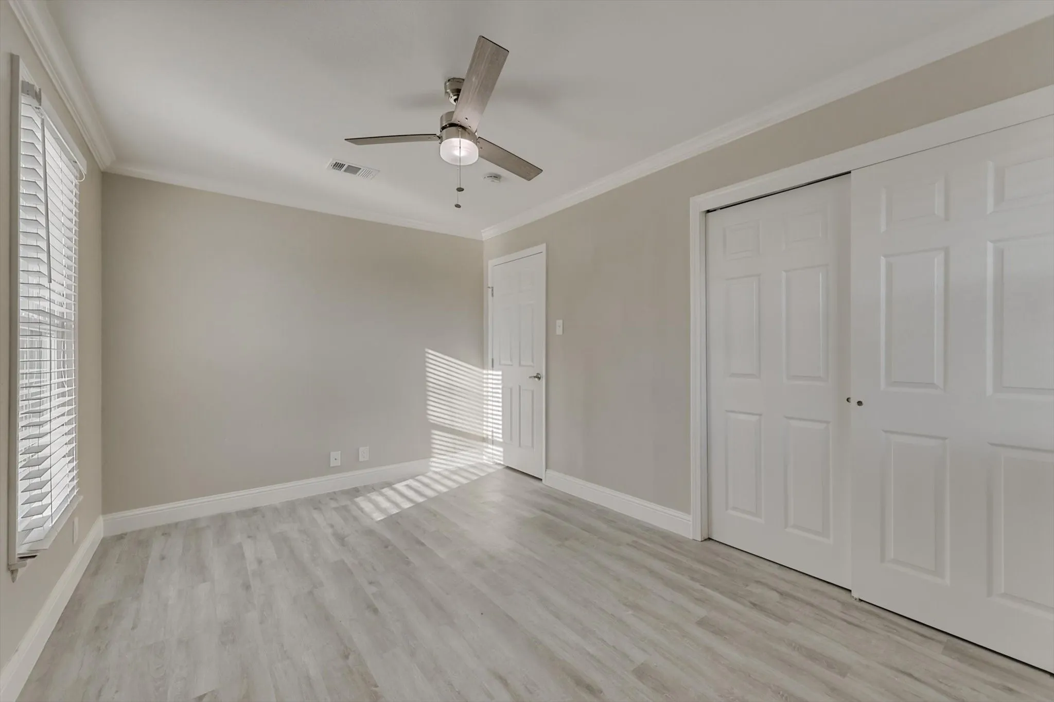 Single Family Residence For Rent in Dallas County , 2009 Exeter Drive, Irving, Texas 75062, 4 Bedroom, 2 Bathroom, 2 Garage spaces, 1,358 Sqft, built in 1960, mls#21399384, Real Estate Agent in Irving, Homes For Rent in Dallas county, Homes For Rent in Irving, Realtor in Irving Texas, Real Estate Brokerage Independent Realty Texas, Luminita Cordes Realtor