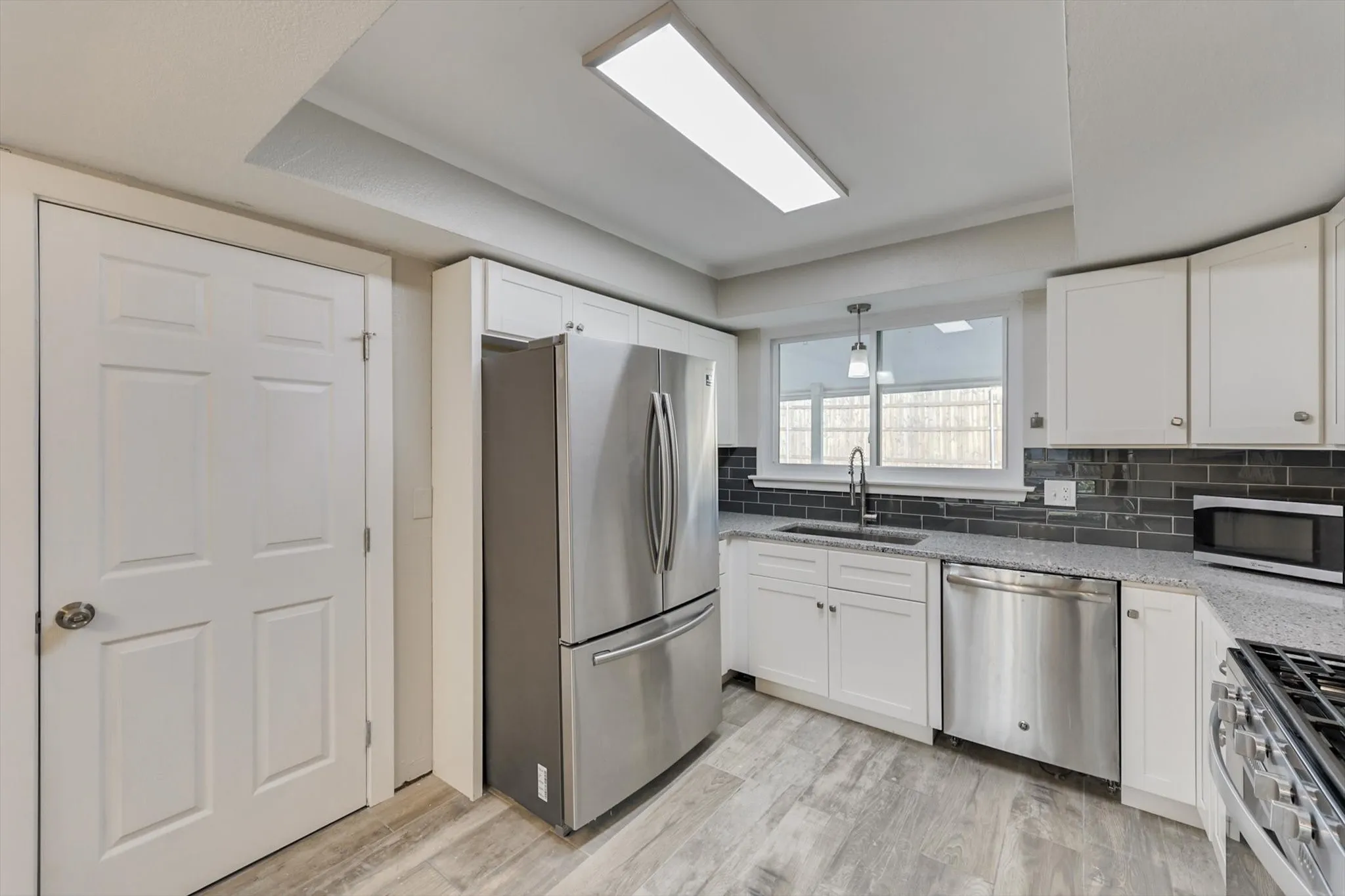 Single Family Residence For Rent in Dallas County , 2009 Exeter Drive, Irving, Texas 75062, 4 Bedroom, 2 Bathroom, 2 Garage spaces, 1,358 Sqft, built in 1960, mls#21399384, Real Estate Agent in Irving, Homes For Rent in Dallas county, Homes For Rent in Irving, Realtor in Irving Texas, Real Estate Brokerage Independent Realty Texas, Luminita Cordes Realtor
