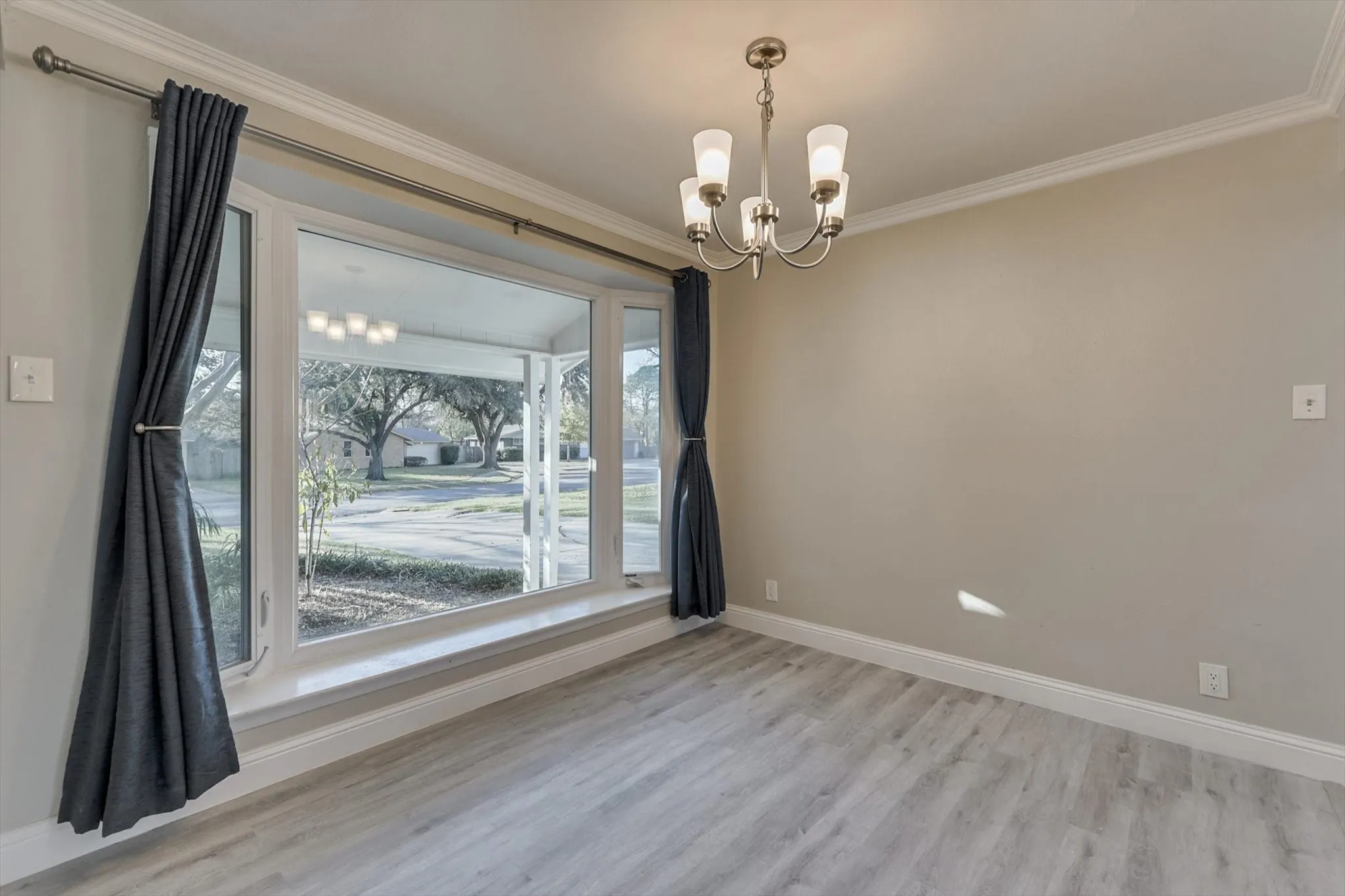 Single Family Residence For Rent in Dallas County , 2009 Exeter Drive, Irving, Texas 75062, 4 Bedroom, 2 Bathroom, 2 Garage spaces, 1,358 Sqft, built in 1960, mls#21399384, Real Estate Agent in Irving, Homes For Rent in Dallas county, Homes For Rent in Irving, Realtor in Irving Texas, Real Estate Brokerage Independent Realty Texas, Luminita Cordes Realtor