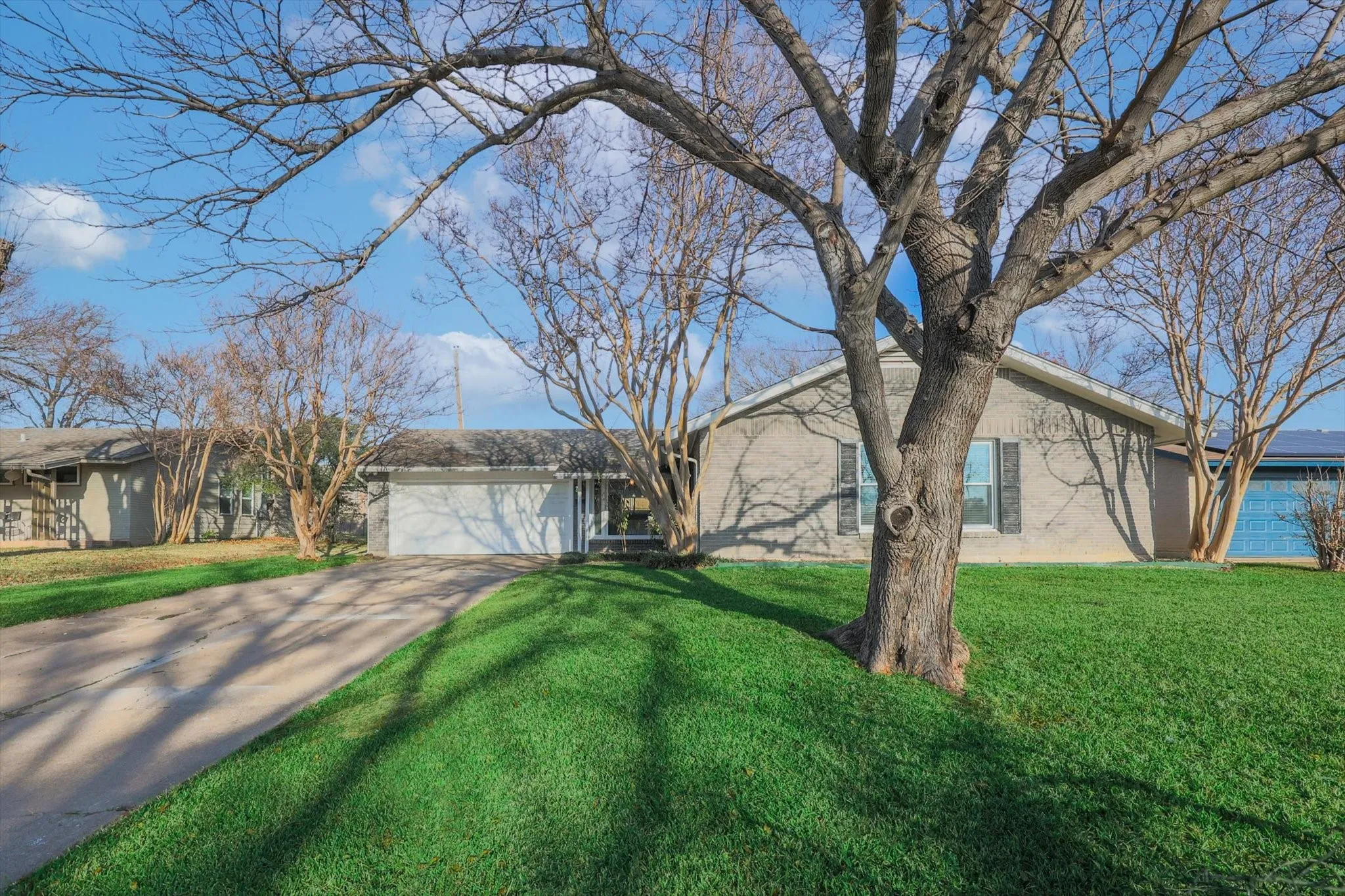 Single Family Residence For Rent in Dallas County , 2009 Exeter Drive, Irving, Texas 75062, 4 Bedroom, 2 Bathroom, 2 Garage spaces, 1,358 Sqft, built in 1960, mls#21399384, Real Estate Agent in Irving, Homes For Rent in Dallas county, Homes For Rent in Irving, Realtor in Irving Texas, Real Estate Brokerage Independent Realty Texas, Luminita Cordes Realtor