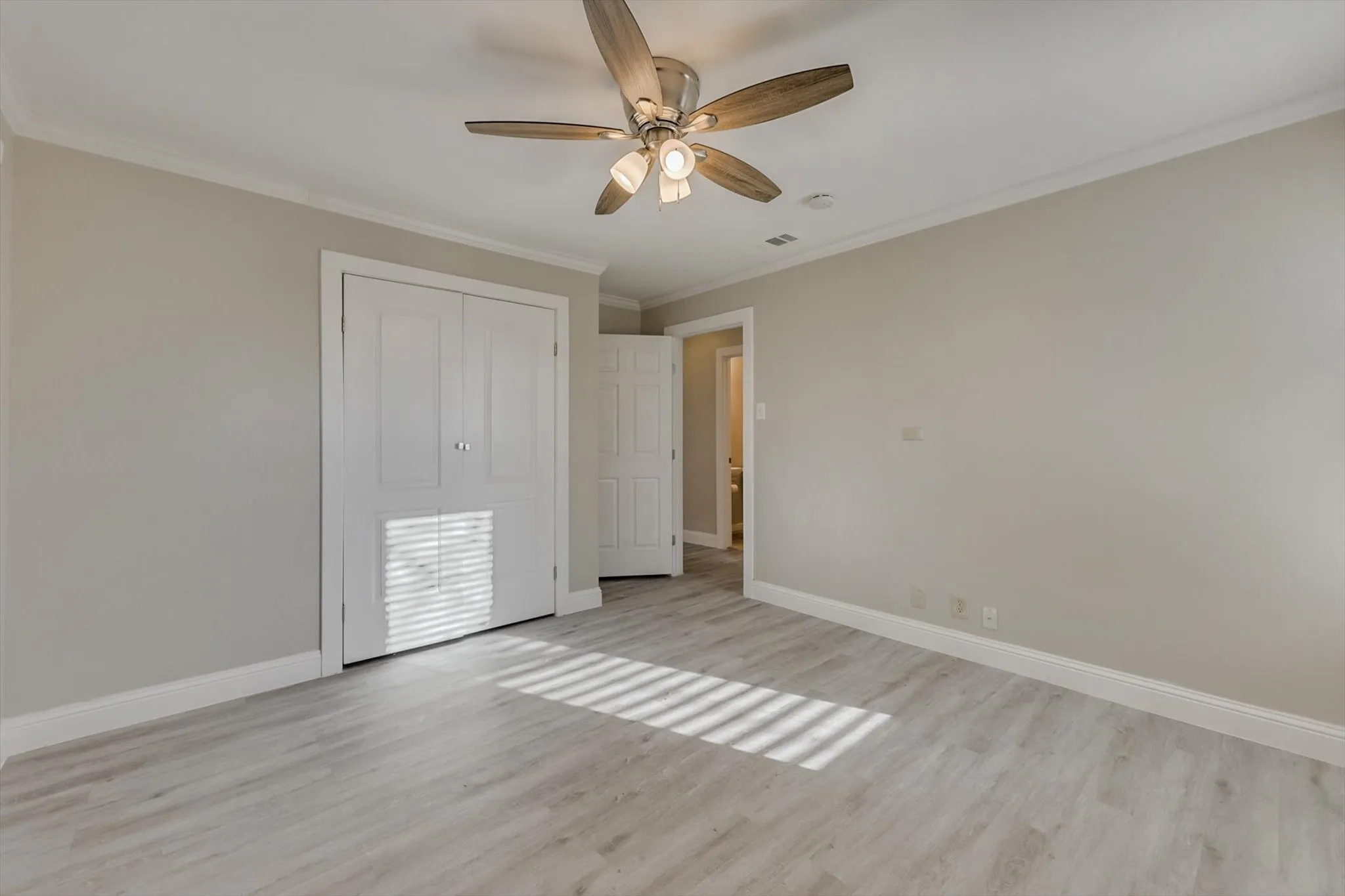 Single Family Residence For Rent in Dallas County , 2009 Exeter Drive, Irving, Texas 75062, 4 Bedroom, 2 Bathroom, 2 Garage spaces, 1,358 Sqft, built in 1960, mls#21399384, Real Estate Agent in Irving, Homes For Rent in Dallas county, Homes For Rent in Irving, Realtor in Irving Texas, Real Estate Brokerage Independent Realty Texas, Luminita Cordes Realtor