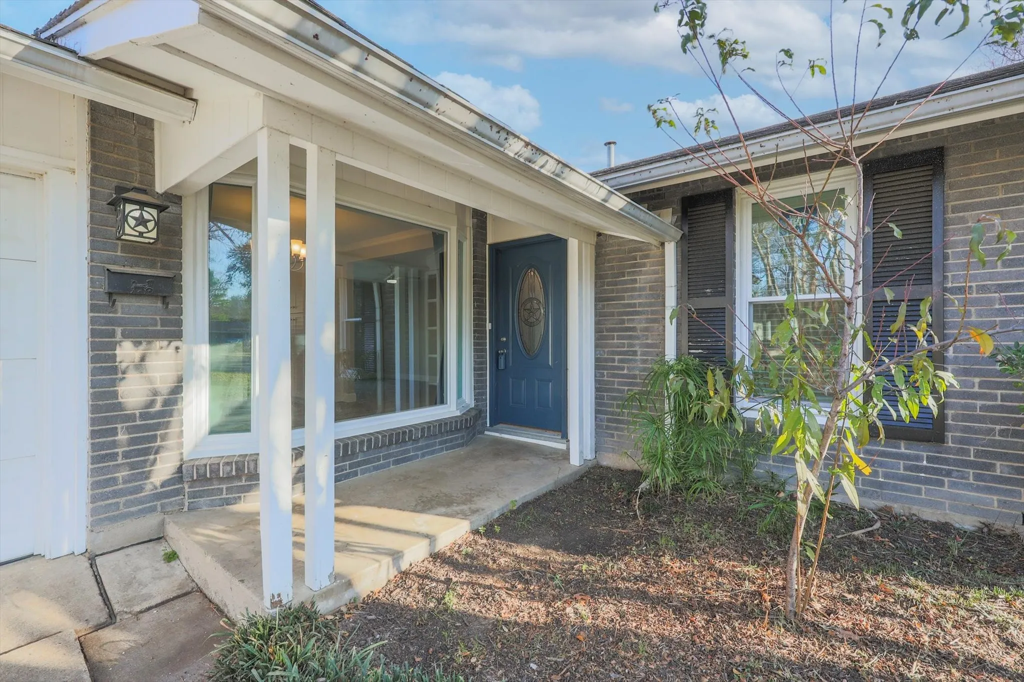 Single Family Residence For Rent in Dallas County , 2009 Exeter Drive, Irving, Texas 75062, 4 Bedroom, 2 Bathroom, 2 Garage spaces, 1,358 Sqft, built in 1960, mls#21399384, Real Estate Agent in Irving, Homes For Rent in Dallas county, Homes For Rent in Irving, Realtor in Irving Texas, Real Estate Brokerage Independent Realty Texas, Luminita Cordes Realtor