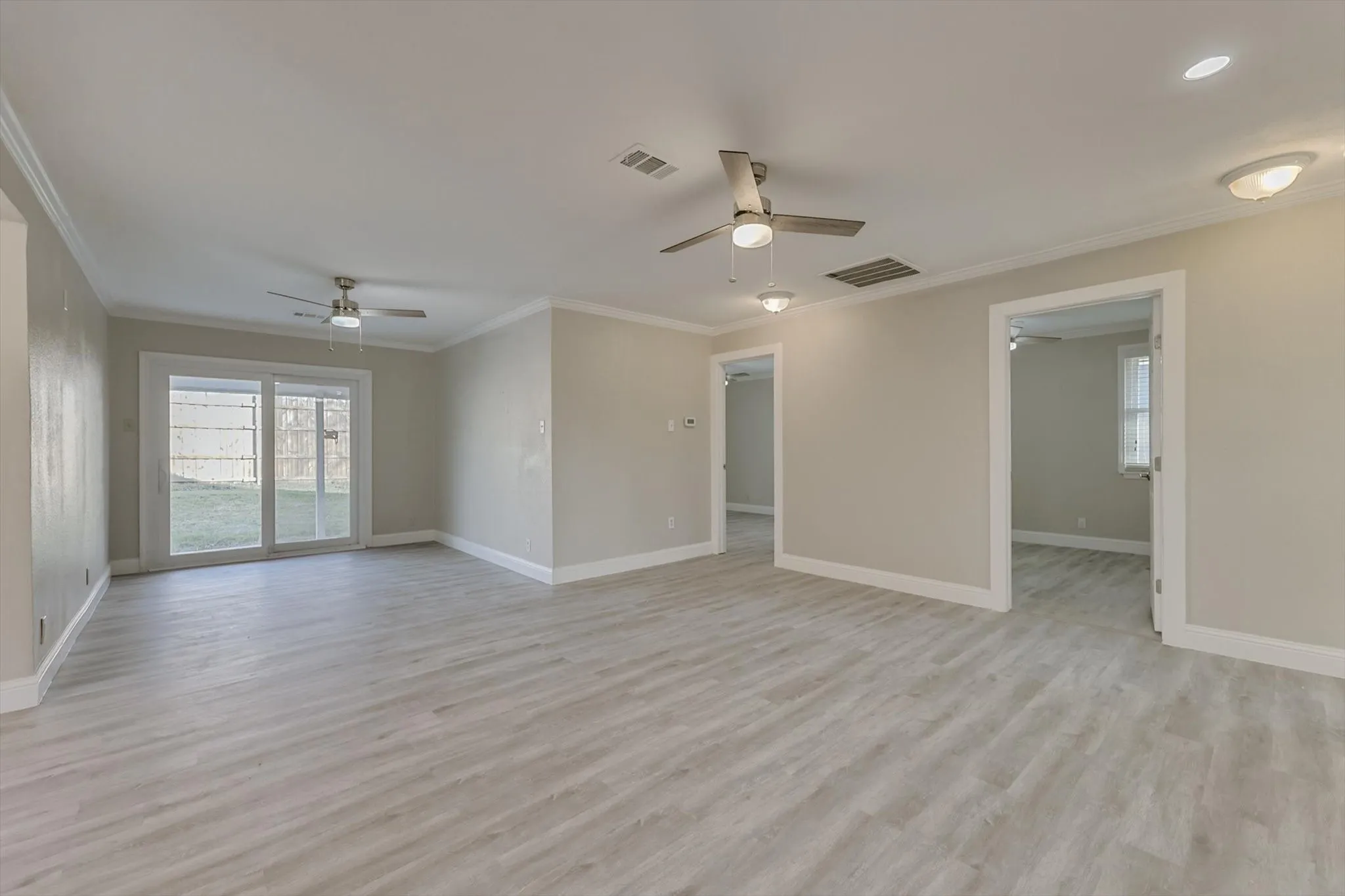 Single Family Residence For Rent in Dallas County , 2009 Exeter Drive, Irving, Texas 75062, 4 Bedroom, 2 Bathroom, 2 Garage spaces, 1,358 Sqft, built in 1960, mls#21399384, Real Estate Agent in Irving, Homes For Rent in Dallas county, Homes For Rent in Irving, Realtor in Irving Texas, Real Estate Brokerage Independent Realty Texas, Luminita Cordes Realtor