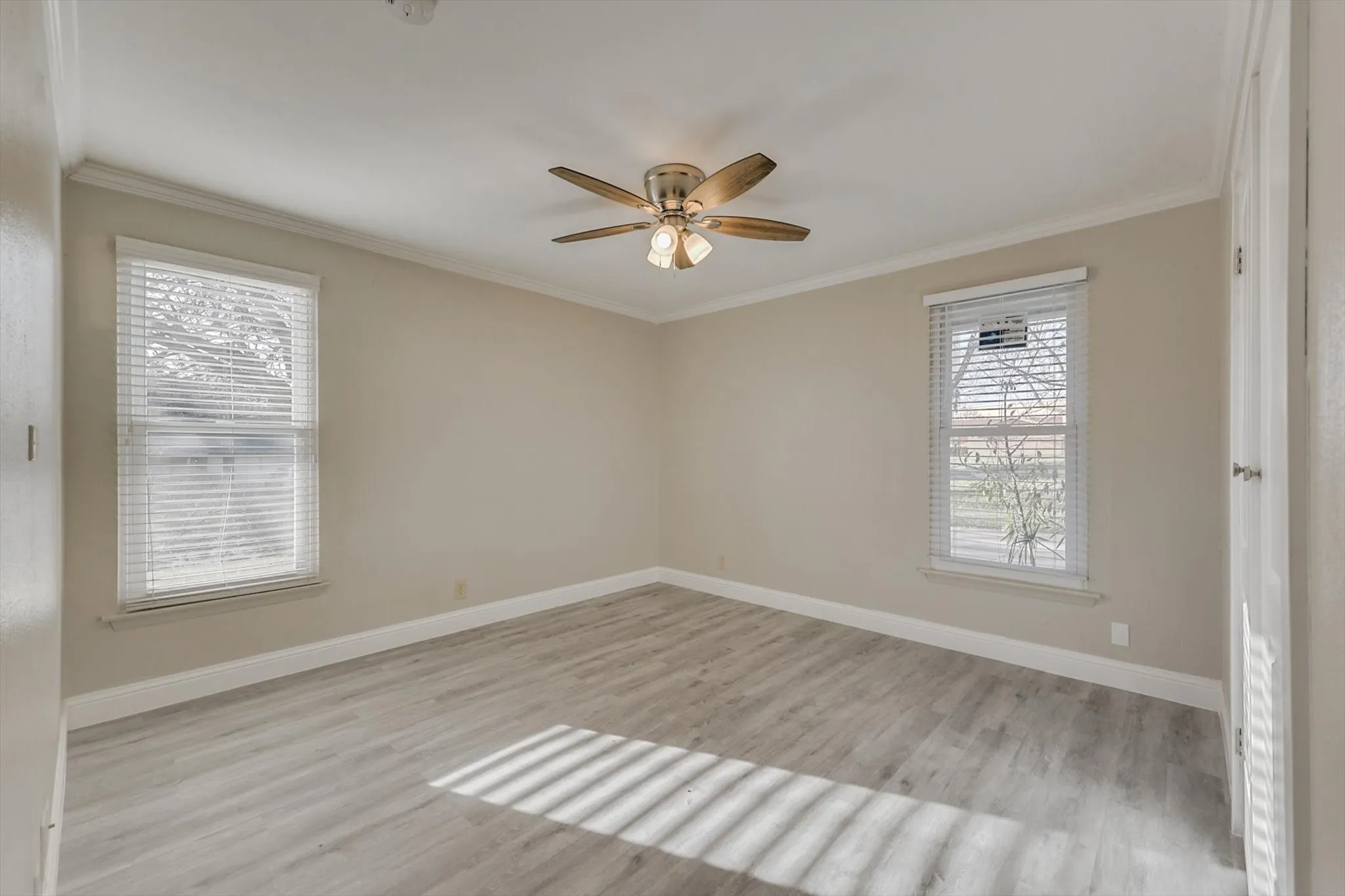 Single Family Residence For Rent in Dallas County , 2009 Exeter Drive, Irving, Texas 75062, 4 Bedroom, 2 Bathroom, 2 Garage spaces, 1,358 Sqft, built in 1960, mls#21399384, Real Estate Agent in Irving, Homes For Rent in Dallas county, Homes For Rent in Irving, Realtor in Irving Texas, Real Estate Brokerage Independent Realty Texas, Luminita Cordes Realtor