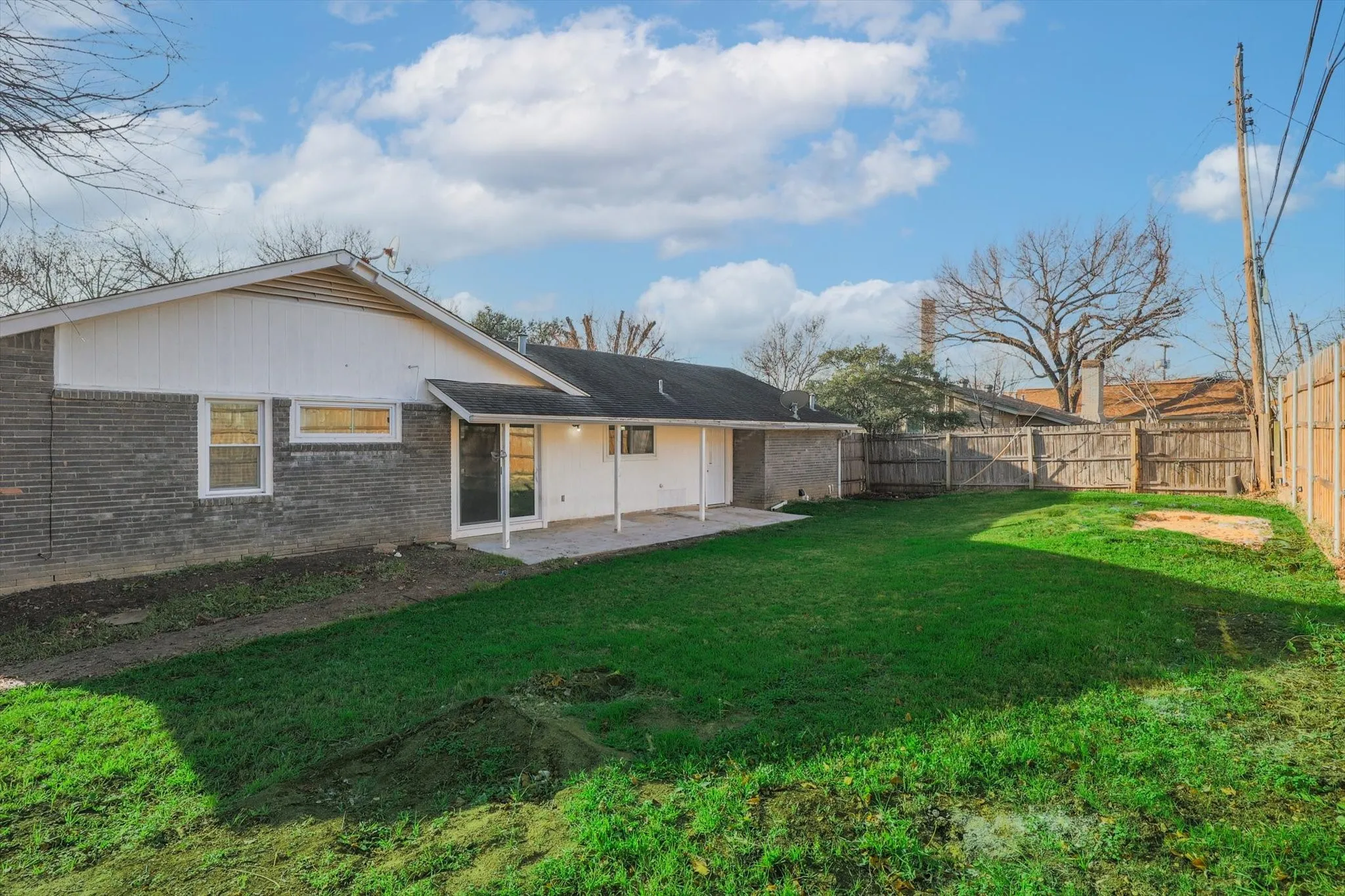Single Family Residence For Rent in Dallas County , 2009 Exeter Drive, Irving, Texas 75062, 4 Bedroom, 2 Bathroom, 2 Garage spaces, 1,358 Sqft, built in 1960, mls#21399384, Real Estate Agent in Irving, Homes For Rent in Dallas county, Homes For Rent in Irving, Realtor in Irving Texas, Real Estate Brokerage Independent Realty Texas, Luminita Cordes Realtor