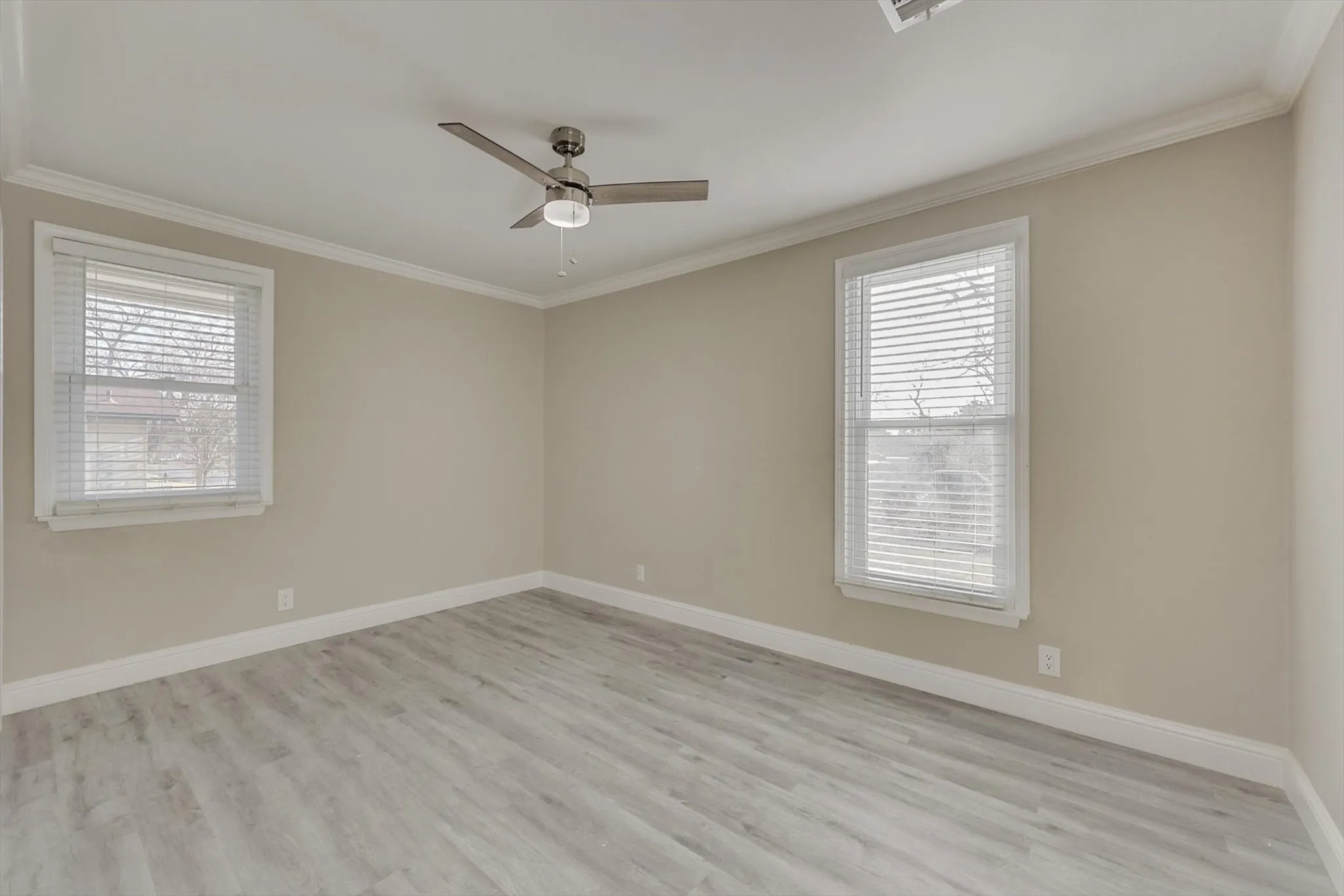 Single Family Residence For Rent in Dallas County , 2009 Exeter Drive, Irving, Texas 75062, 4 Bedroom, 2 Bathroom, 2 Garage spaces, 1,358 Sqft, built in 1960, mls#21399384, Real Estate Agent in Irving, Homes For Rent in Dallas county, Homes For Rent in Irving, Realtor in Irving Texas, Real Estate Brokerage Independent Realty Texas, Luminita Cordes Realtor