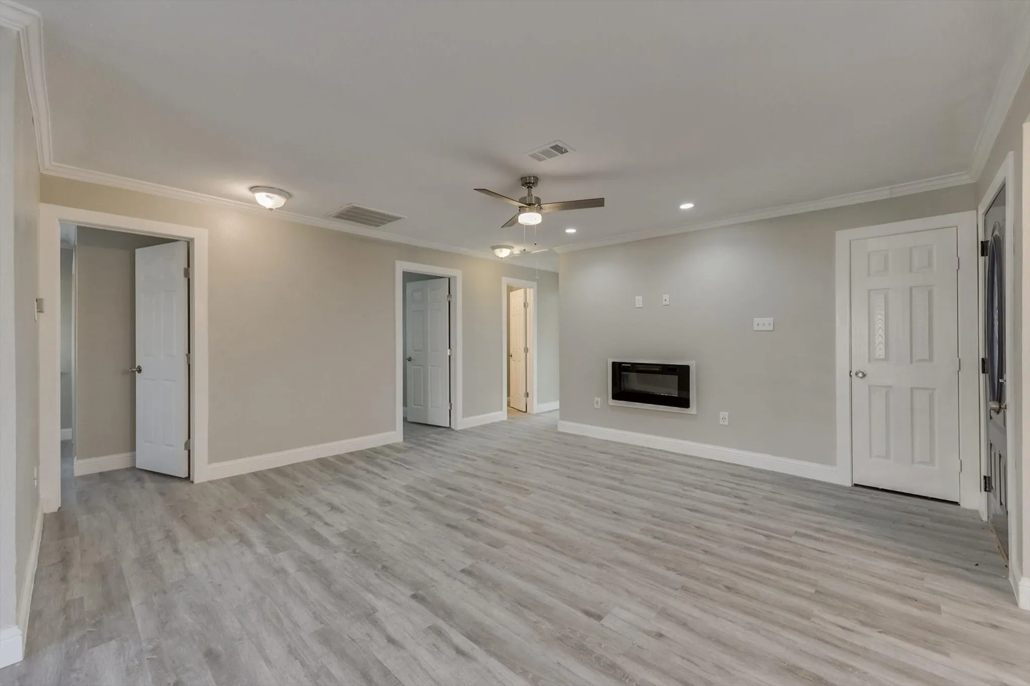 Single Family Residence For Rent in Dallas County , 2009 Exeter Drive, Irving, Texas 75062, 4 Bedroom, 2 Bathroom, 2 Garage spaces, 1,358 Sqft, built in 1960, mls#21399384, Real Estate Agent in Irving, Homes For Rent in Dallas county, Homes For Rent in Irving, Realtor in Irving Texas, Real Estate Brokerage Independent Realty Texas, Luminita Cordes Realtor