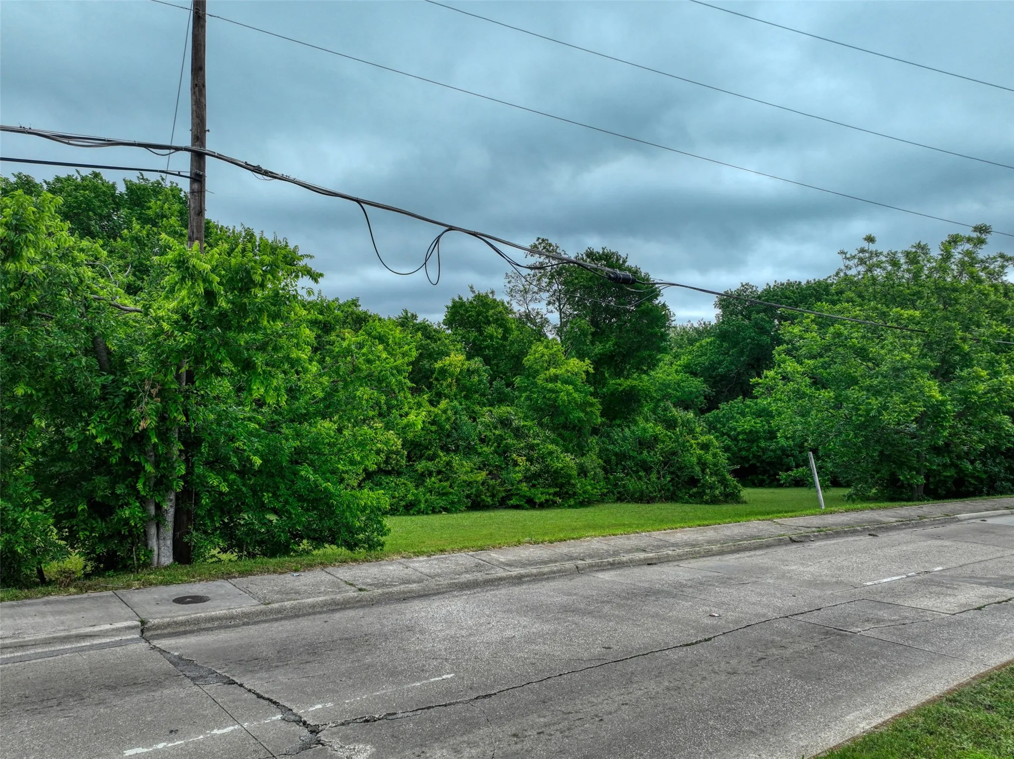 Unimproved Land For Sale in Dallas County , 225 E Laureland Road, Dallas, Texas 75241, 0, 0, Garage spaces, 0 Sqft, built in 0, mls#21399393, Real Estate Agent in Dallas, Homes For Sale in Dallas county, Homes For Sale in Dallas, Realtor in Dallas Texas, Real Estate Brokerage Independent Realty Texas, Luminita Cordes Realtor