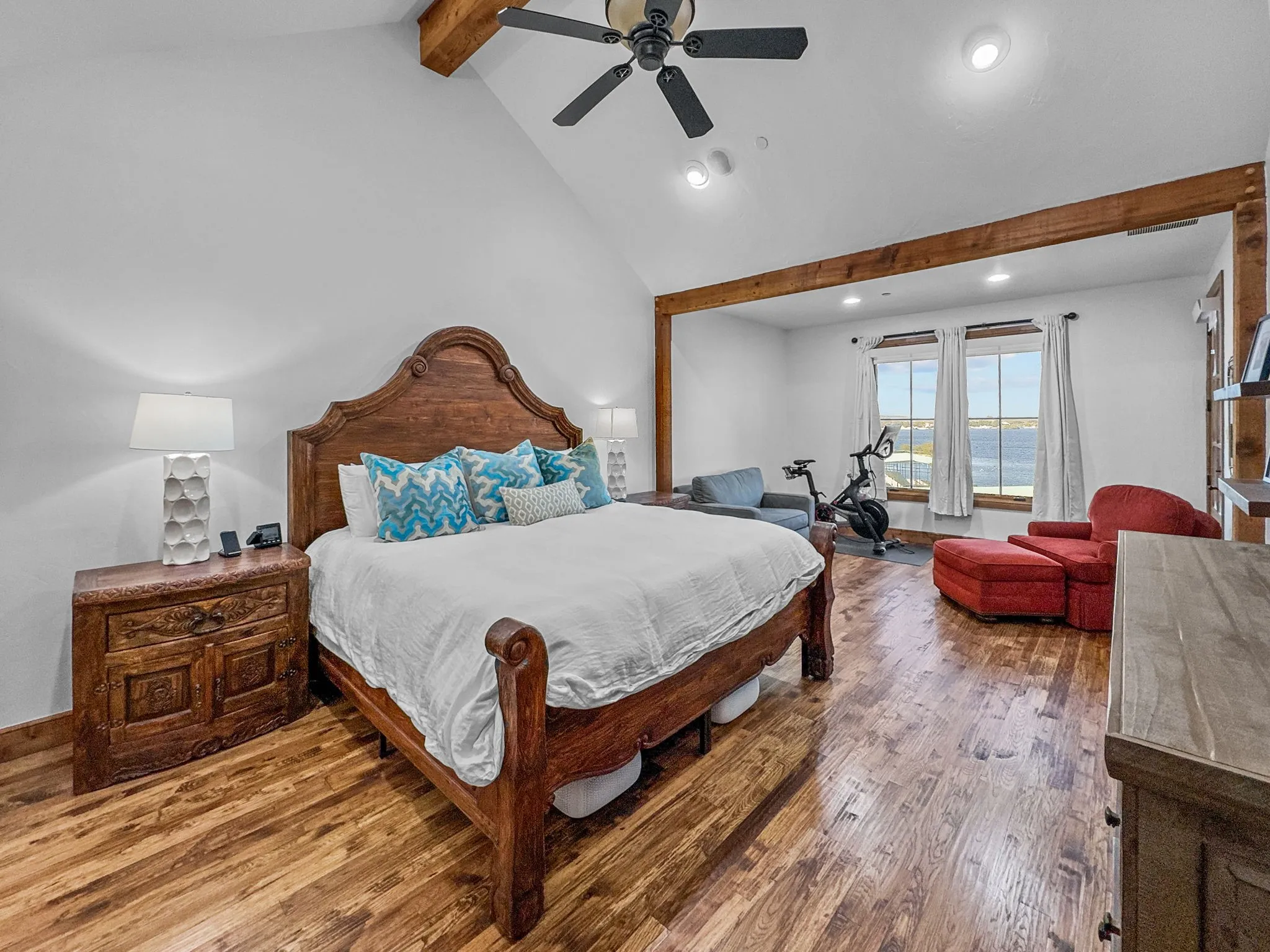 Condominium For Sale in Palo Pinto County , 2504 Century Oak Drive 302, Graford, Texas 76449, 4 Bedroom, 5 Bathroom, 2 Garage spaces, 3,854 Sqft, built in 2008, mls#21397996, Real Estate Agent in Graford, Homes For Sale in Palo Pinto county, Homes For Sale in Graford, Realtor in Graford Texas, Real Estate Brokerage Independent Realty Texas, Luminita Cordes Realtor