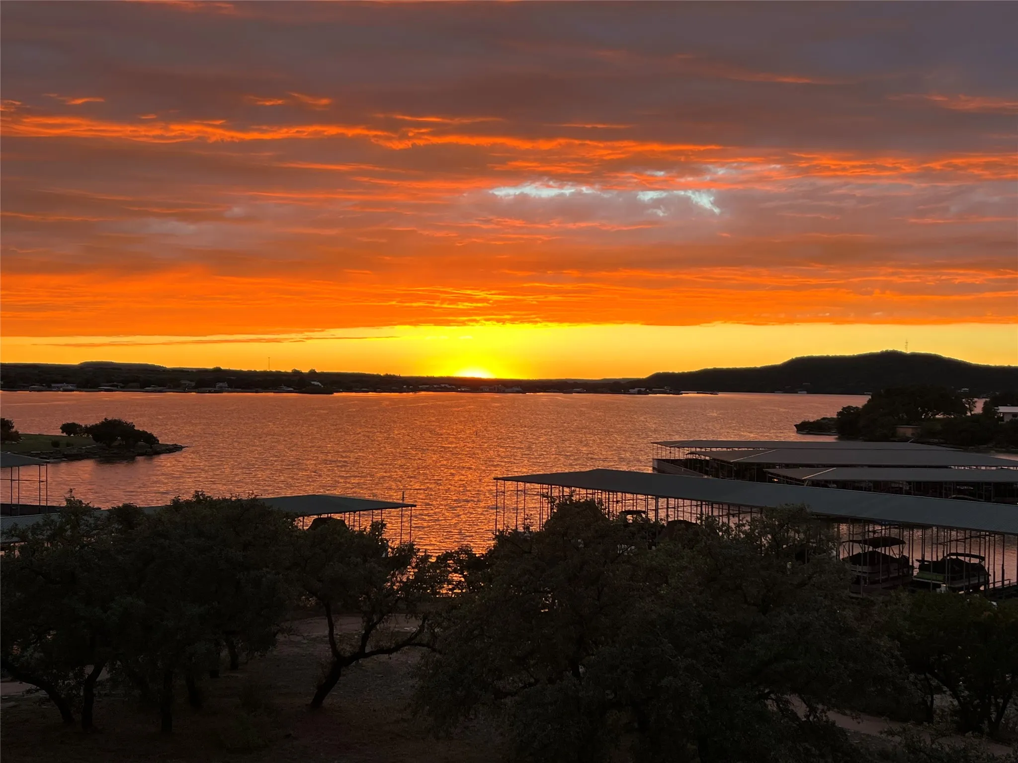 Condominium For Sale in Palo Pinto County , 2504 Century Oak Drive 302, Graford, Texas 76449, 4 Bedroom, 5 Bathroom, 2 Garage spaces, 3,854 Sqft, built in 2008, mls#21397996, Real Estate Agent in Graford, Homes For Sale in Palo Pinto county, Homes For Sale in Graford, Realtor in Graford Texas, Real Estate Brokerage Independent Realty Texas, Luminita Cordes Realtor