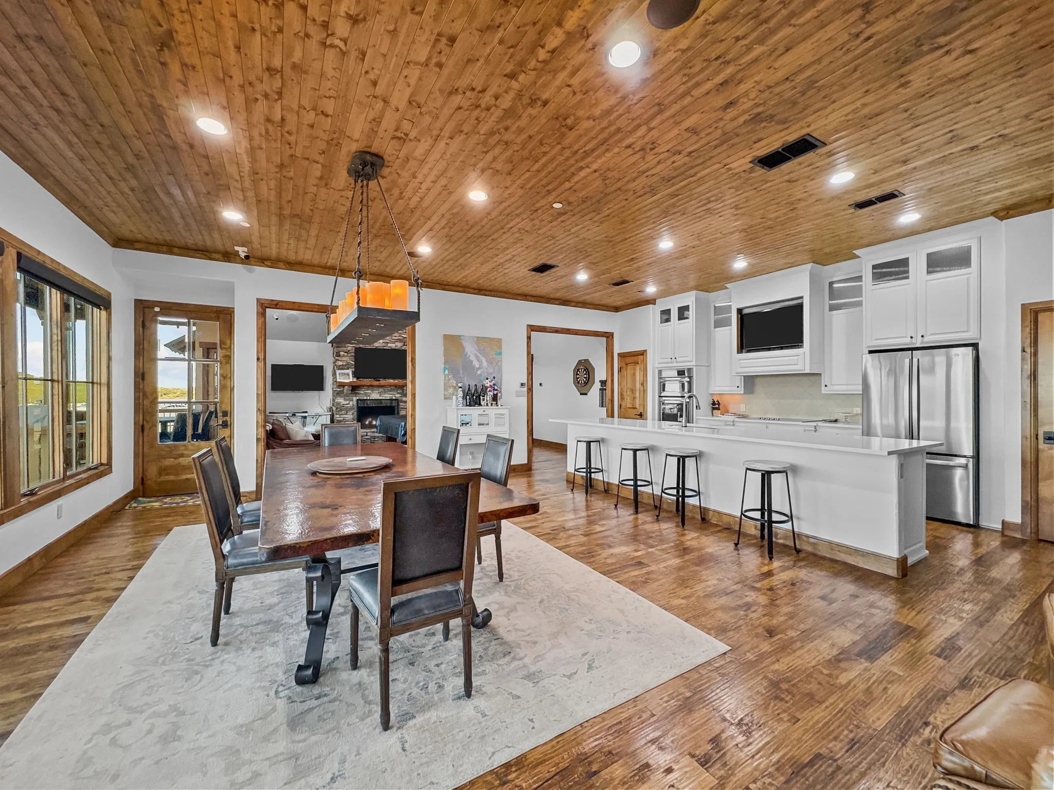 Condominium For Sale in Palo Pinto County , 2504 Century Oak Drive 302, Graford, Texas 76449, 4 Bedroom, 5 Bathroom, 2 Garage spaces, 3,854 Sqft, built in 2008, mls#21397996, Real Estate Agent in Graford, Homes For Sale in Palo Pinto county, Homes For Sale in Graford, Realtor in Graford Texas, Real Estate Brokerage Independent Realty Texas, Luminita Cordes Realtor