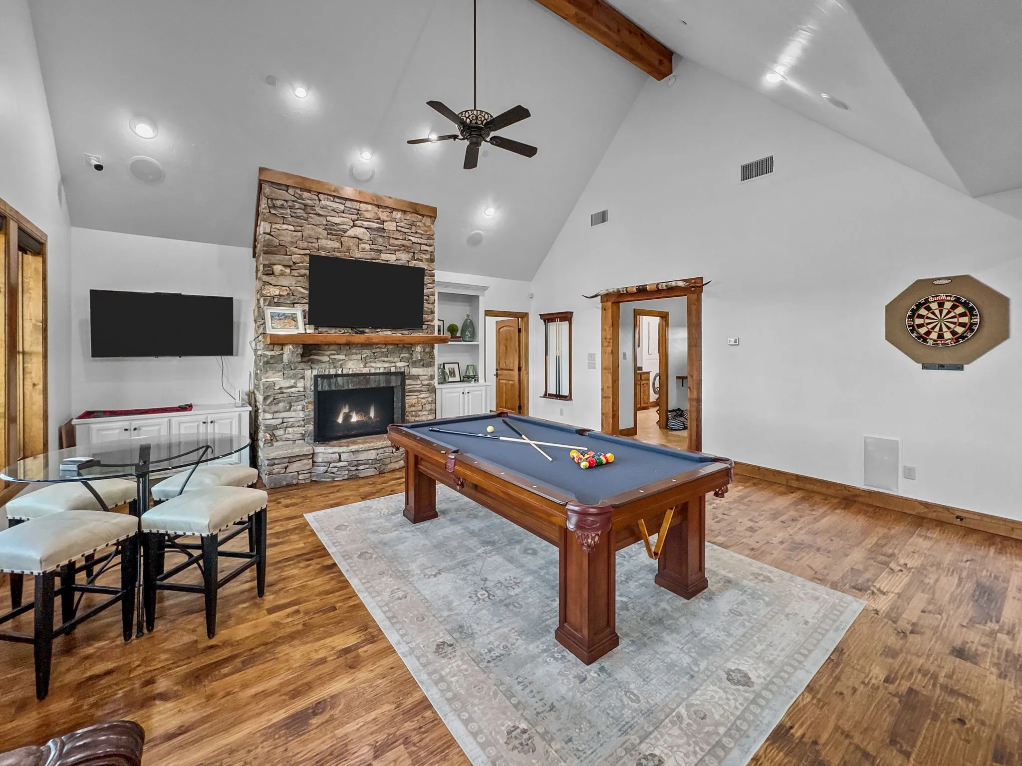 Condominium For Sale in Palo Pinto County , 2504 Century Oak Drive 302, Graford, Texas 76449, 4 Bedroom, 5 Bathroom, 2 Garage spaces, 3,854 Sqft, built in 2008, mls#21397996, Real Estate Agent in Graford, Homes For Sale in Palo Pinto county, Homes For Sale in Graford, Realtor in Graford Texas, Real Estate Brokerage Independent Realty Texas, Luminita Cordes Realtor