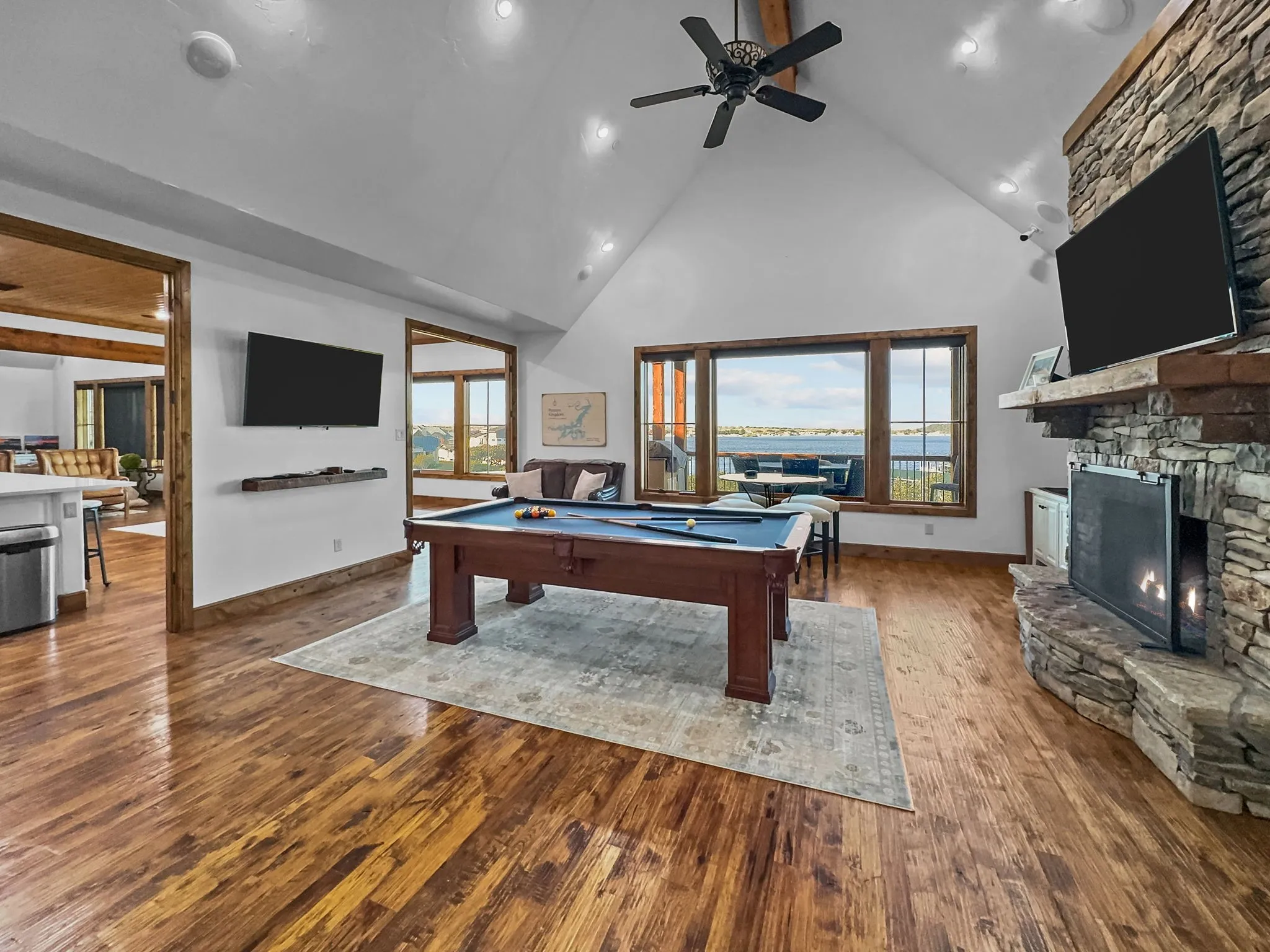 Condominium For Sale in Palo Pinto County , 2504 Century Oak Drive 302, Graford, Texas 76449, 4 Bedroom, 5 Bathroom, 2 Garage spaces, 3,854 Sqft, built in 2008, mls#21397996, Real Estate Agent in Graford, Homes For Sale in Palo Pinto county, Homes For Sale in Graford, Realtor in Graford Texas, Real Estate Brokerage Independent Realty Texas, Luminita Cordes Realtor