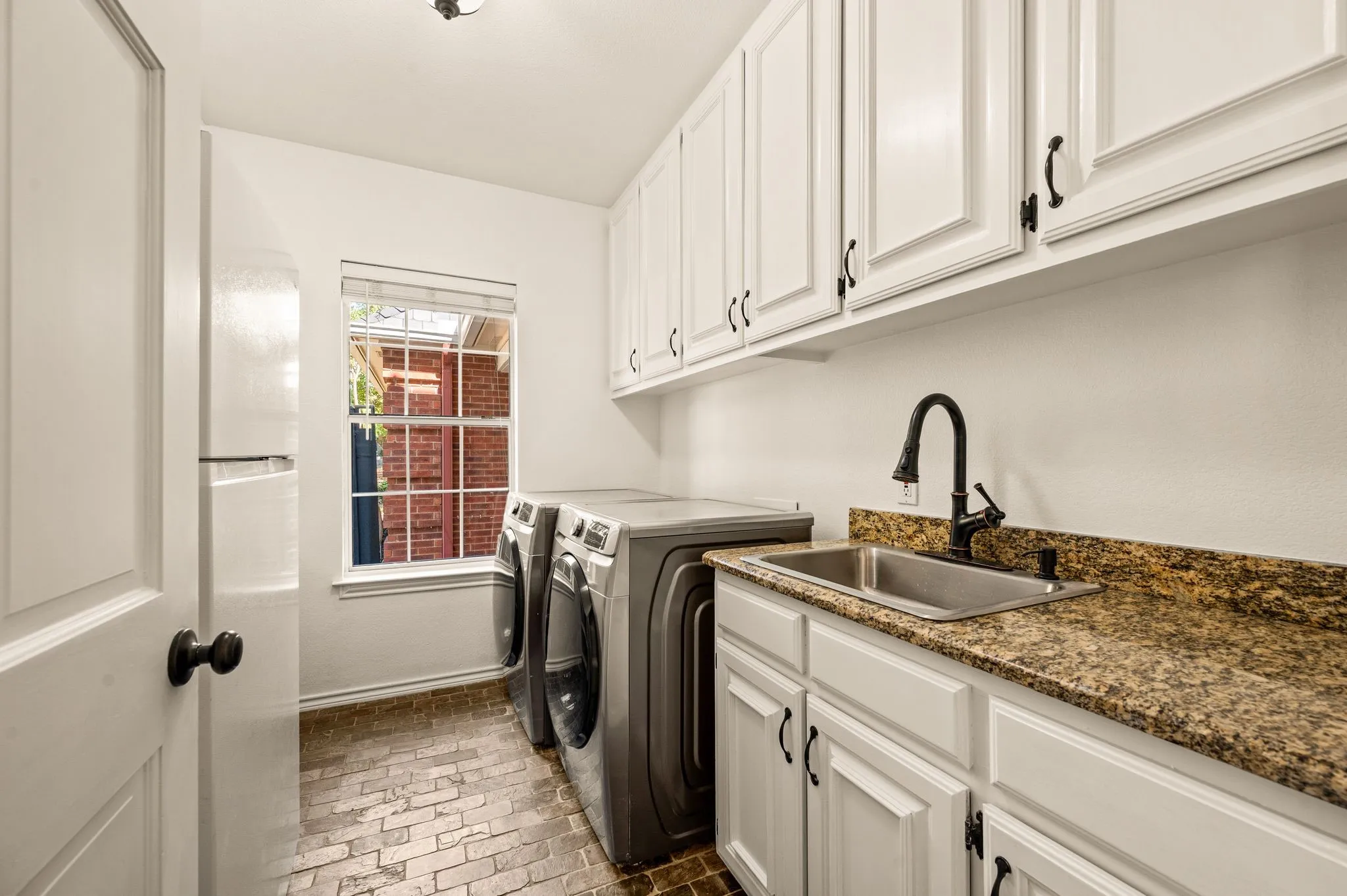 Single Family Residence For Sale in Tarrant County , 1849 Pearson Crossing, Keller, Texas 76248, 5 Bedroom, 6 Bathroom, 3 Garage spaces, 5,381 Sqft, built in 1988, mls#21397448, Real Estate Agent in Keller, Homes For Sale in Tarrant county, Homes For Sale in Keller, Realtor in Keller Texas, Real Estate Brokerage Independent Realty Texas, Luminita Cordes Realtor