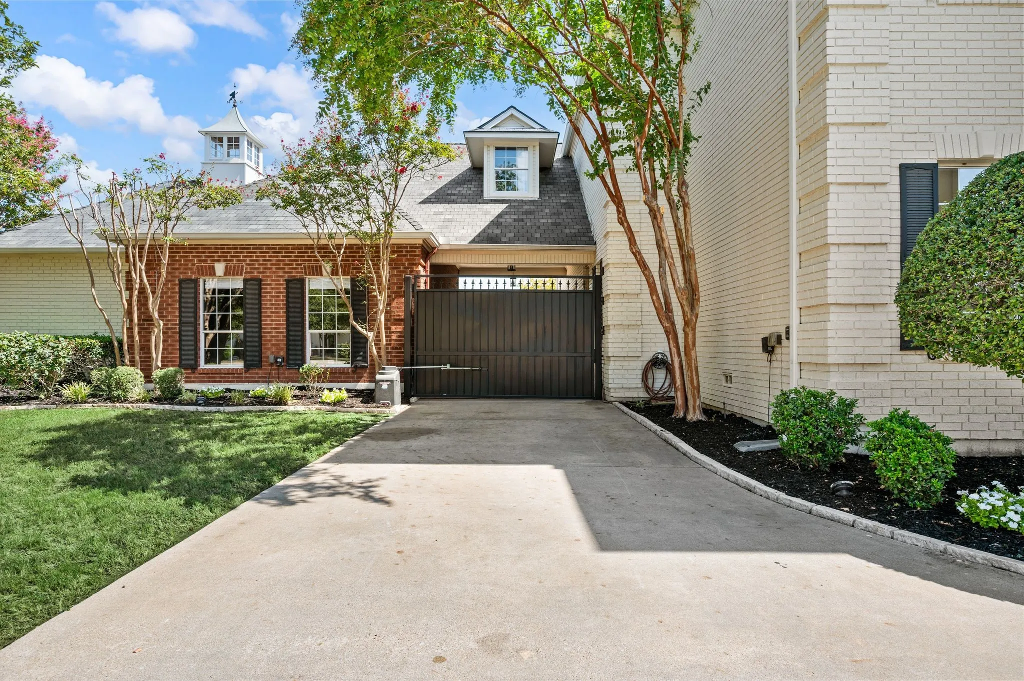 Single Family Residence For Sale in Tarrant County , 1849 Pearson Crossing, Keller, Texas 76248, 5 Bedroom, 6 Bathroom, 3 Garage spaces, 5,381 Sqft, built in 1988, mls#21397448, Real Estate Agent in Keller, Homes For Sale in Tarrant county, Homes For Sale in Keller, Realtor in Keller Texas, Real Estate Brokerage Independent Realty Texas, Luminita Cordes Realtor